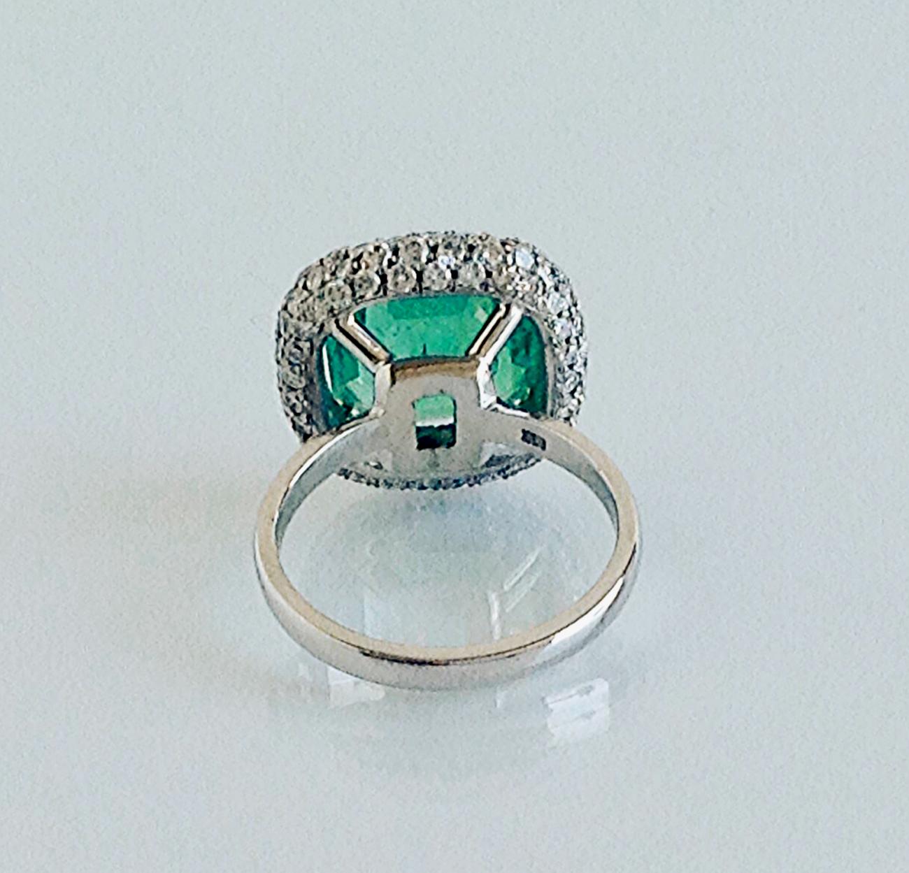7.73 Carat Certified Fine Natural Colombian Emerald and Diamond 18K Ring For Sale 4