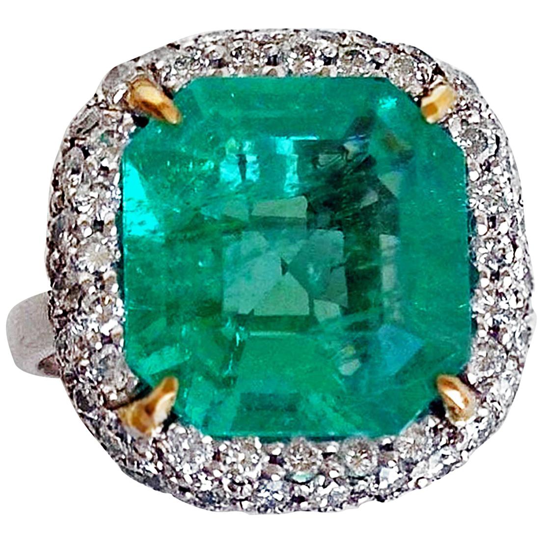 7.73 Carat Certified Fine Natural Colombian Emerald and Diamond 18K Ring For Sale