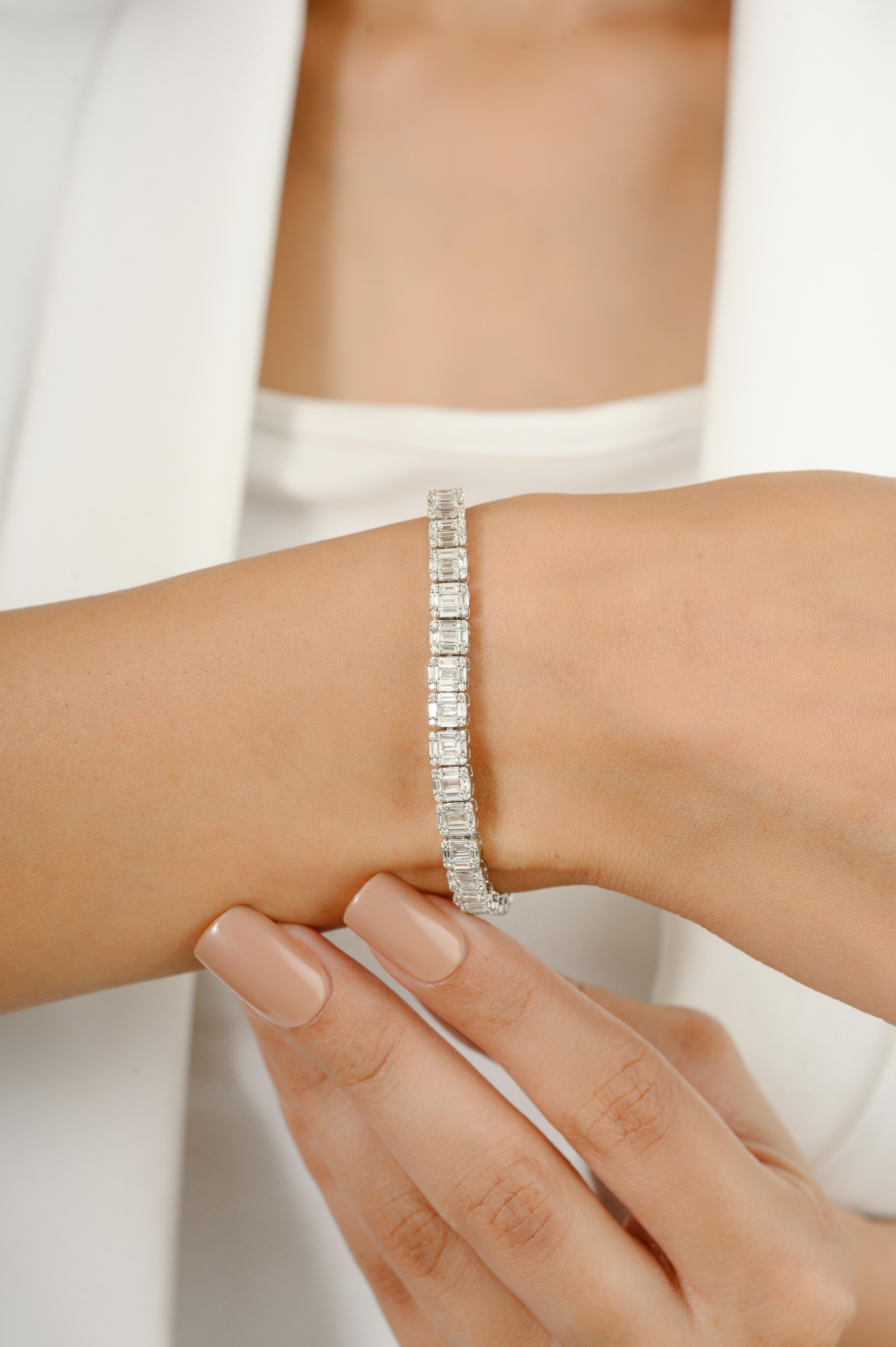 Women's 7.73 Carats Natural Diamond Cluster Engagement Bracelet in 18k White Gold For Sale