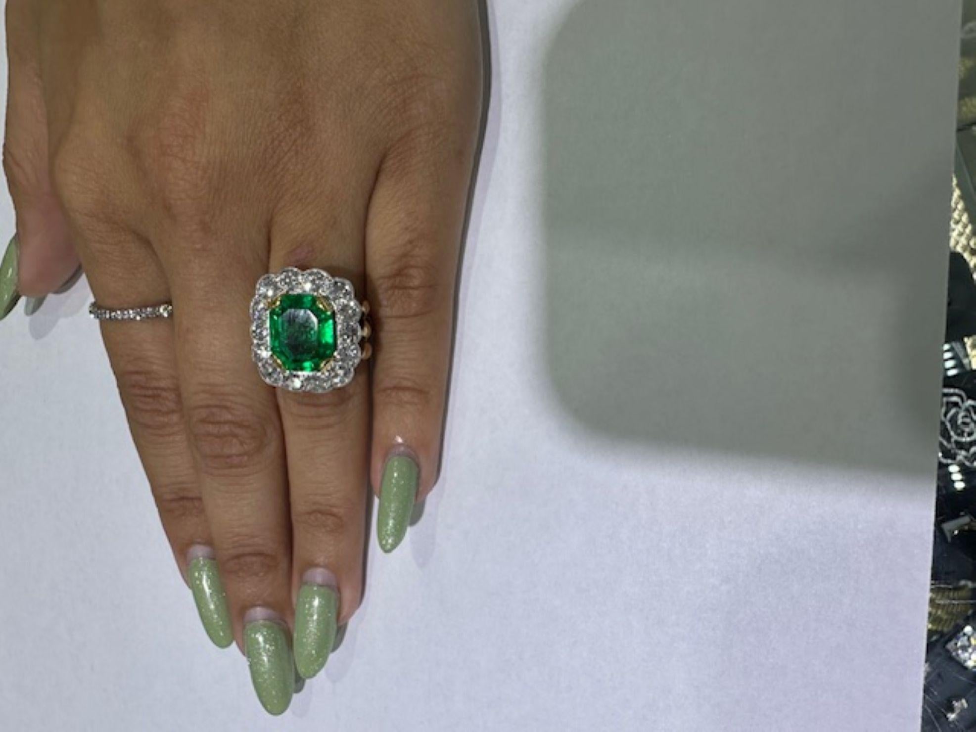 7.73 ct Colombian Emerald Diamond Vintage Ring For Sale 3