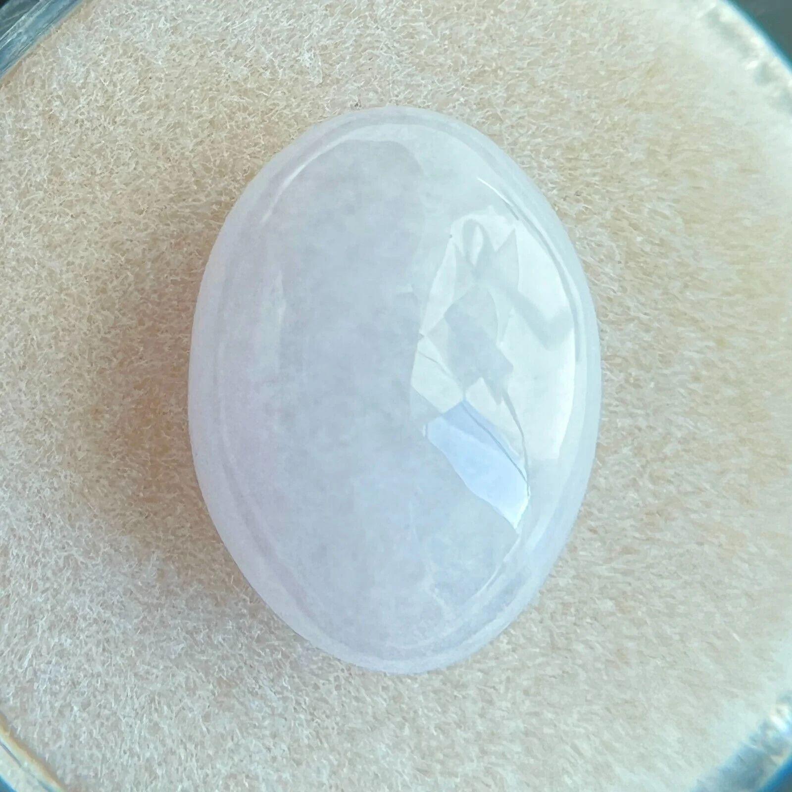 7,73ct Light Violet IGI Certified Jadeite Jade 'A' Grade Oval Cabochon Blister für Damen oder Herren im Angebot