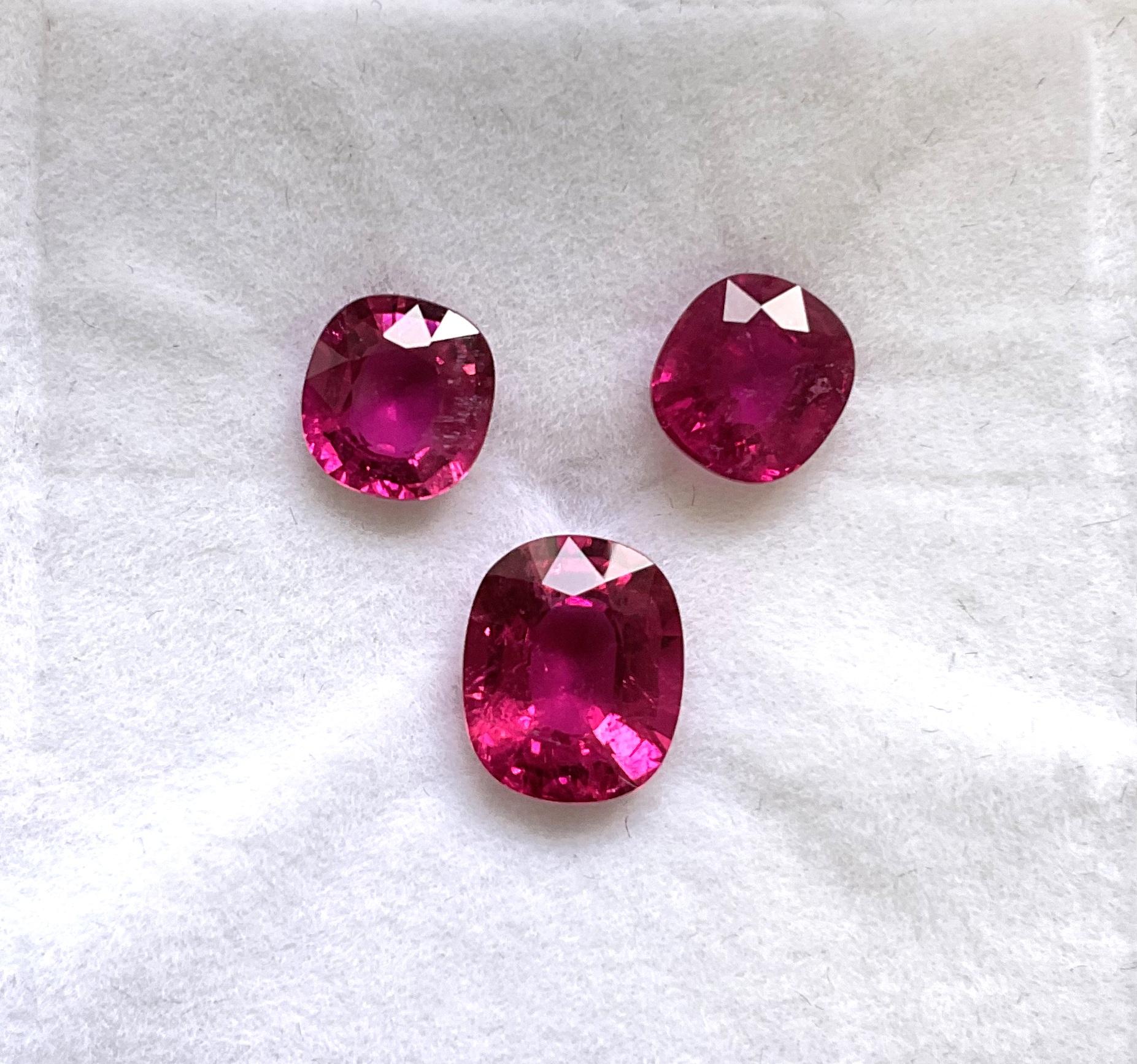 7.74 Carats Rubellite Tourmaline CUshion Cut stone For Jewelry Natural gemstone In condizioni Nuovo in vendita a Jaipur, RJ