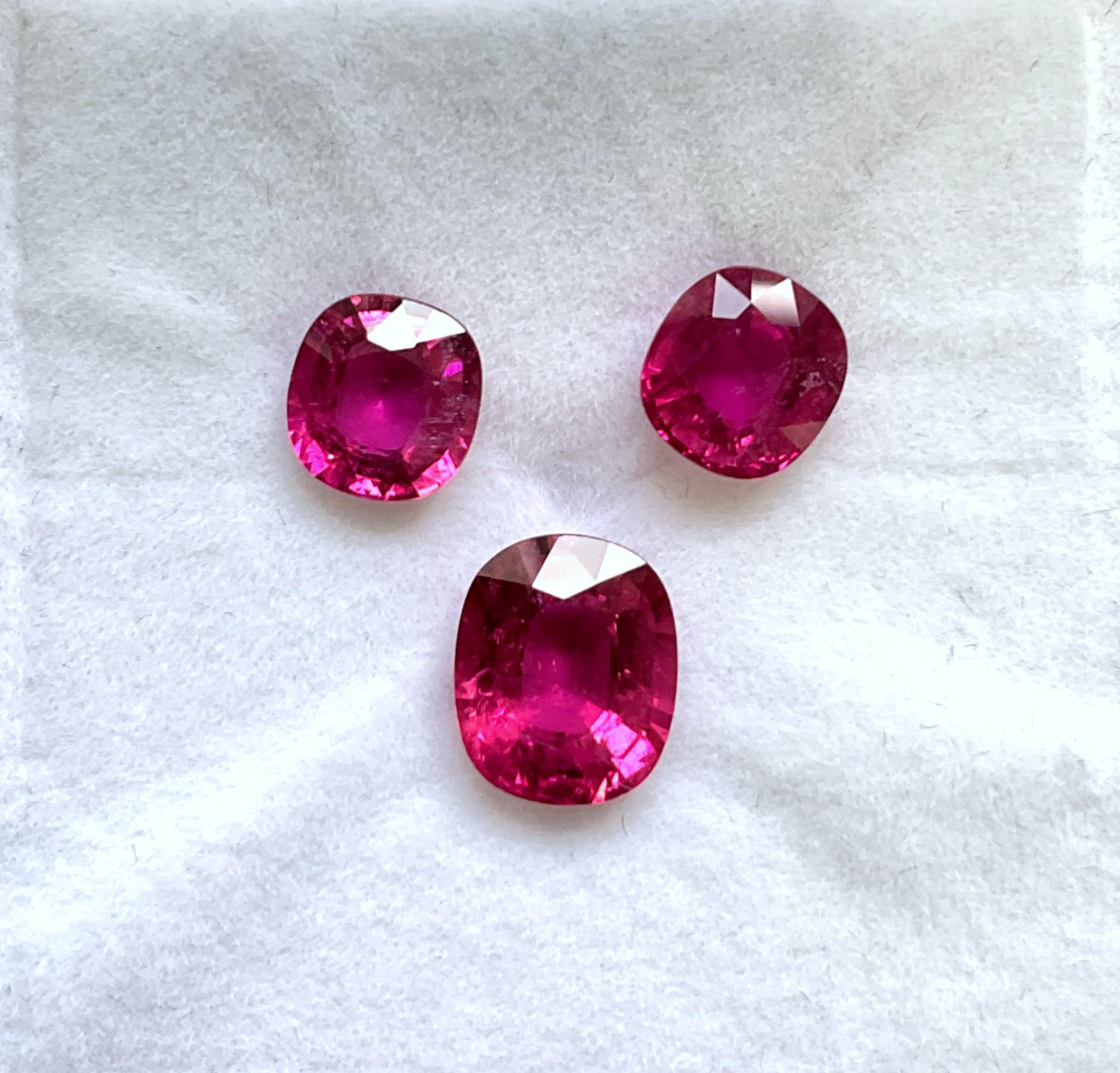 7.74 Carats Rubellite Tourmaline CUshion Cut stone For Jewelry Natural gemstone in vendita 1