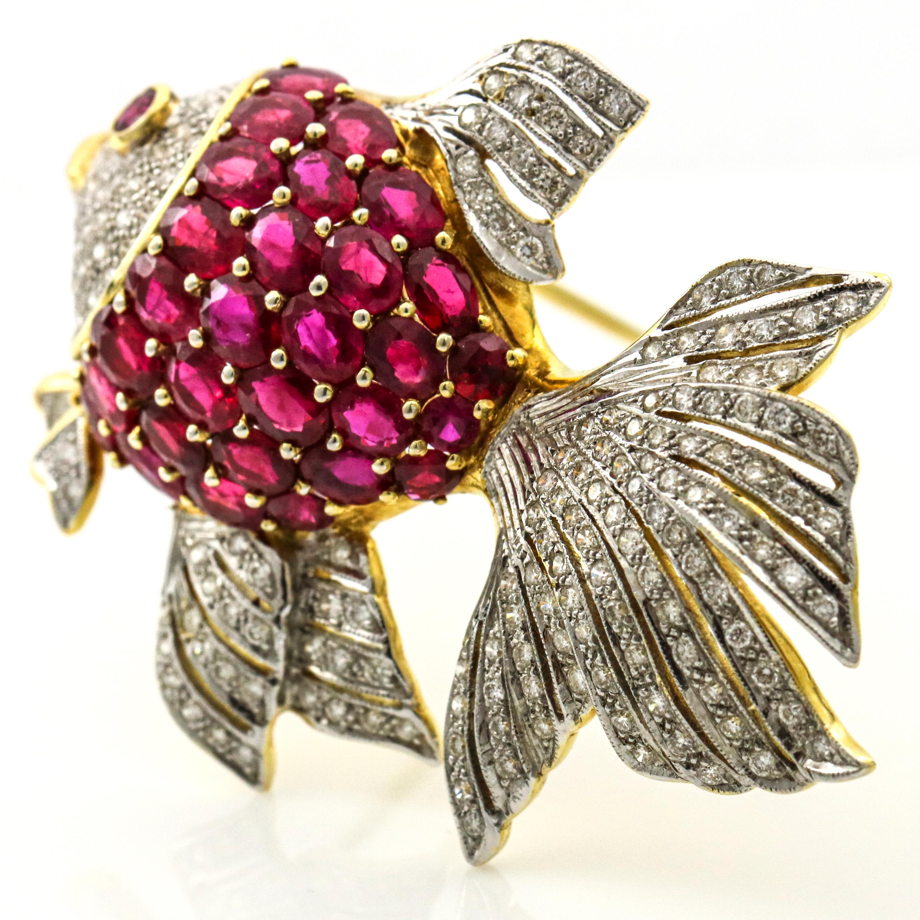 7.75 Carat 18 Karat Gold Ruby Diamond Fish Brooch In Excellent Condition For Sale In Fort Lauderdale, FL