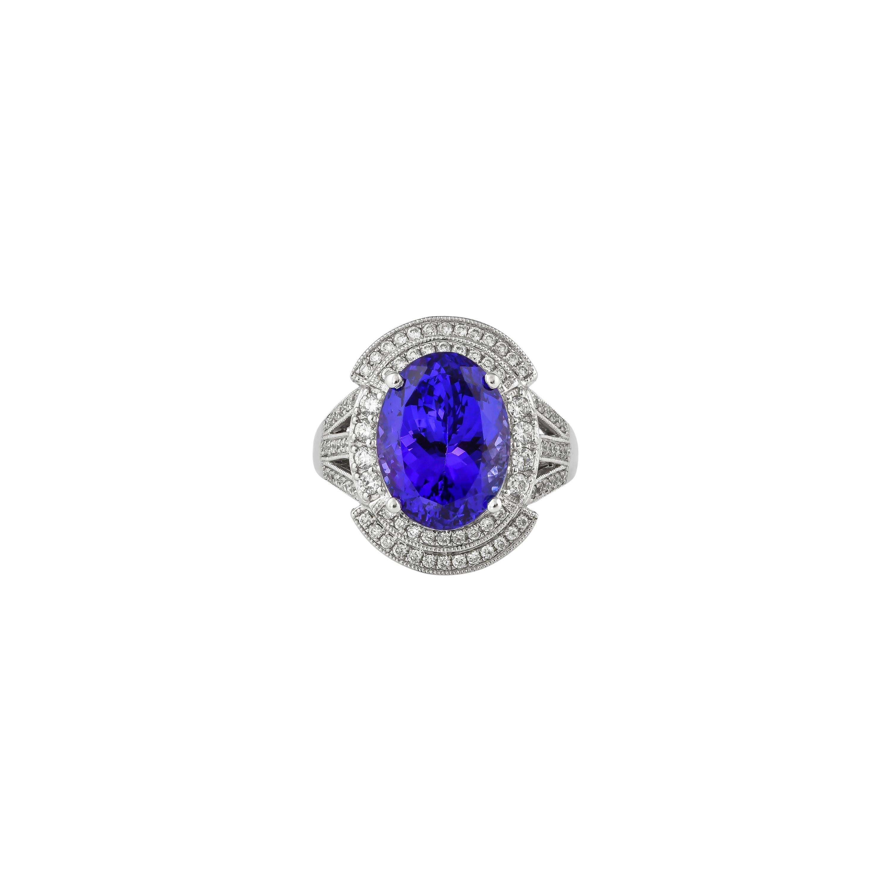 7.75 Carat Oval Shaped Tanzanite Ring in 18 Karat White Gold with Diamonds In New Condition For Sale In Hong Kong, HK