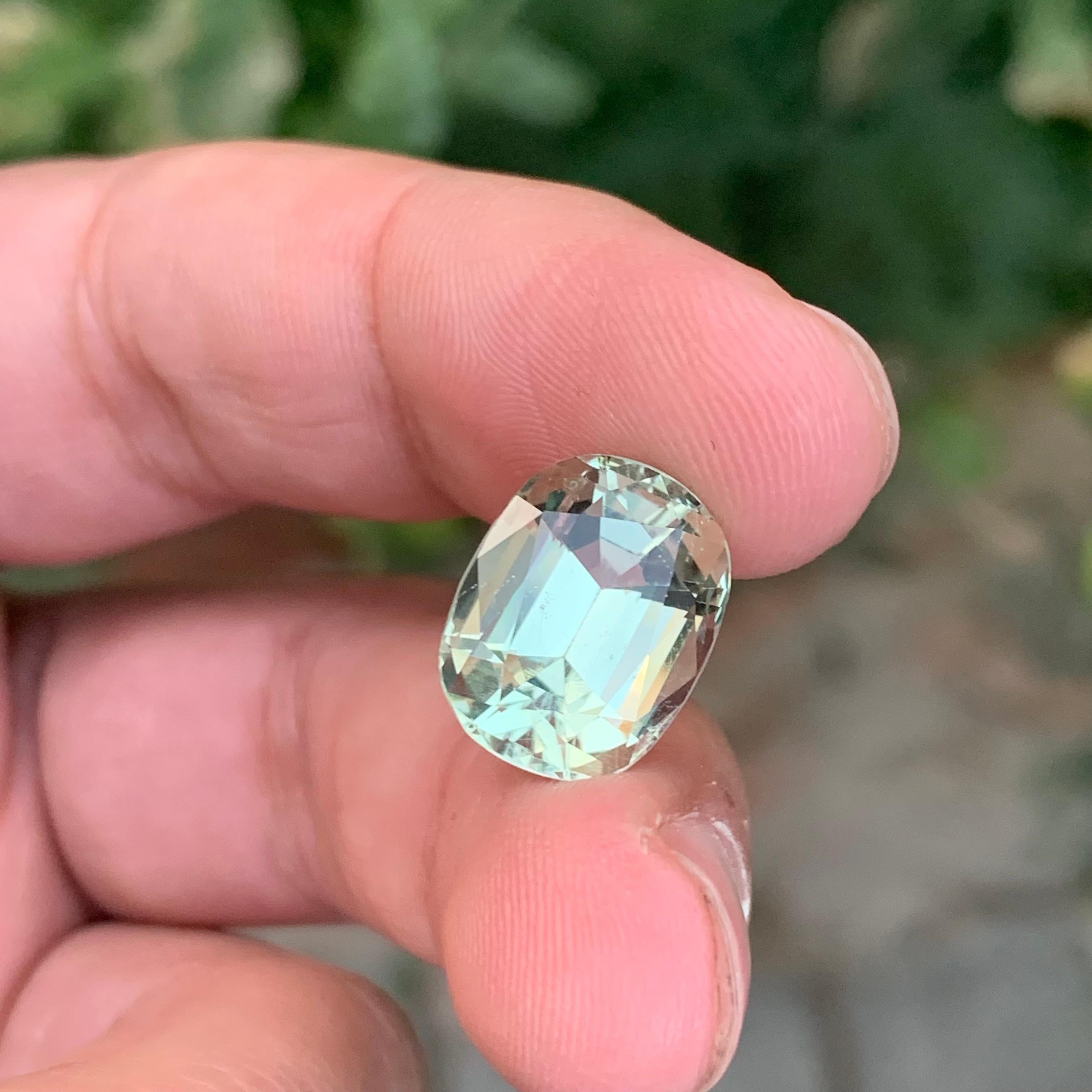 7.75 Carat Pretty Loose Heliodor Yellow Beryl Gemstone For Sale 2