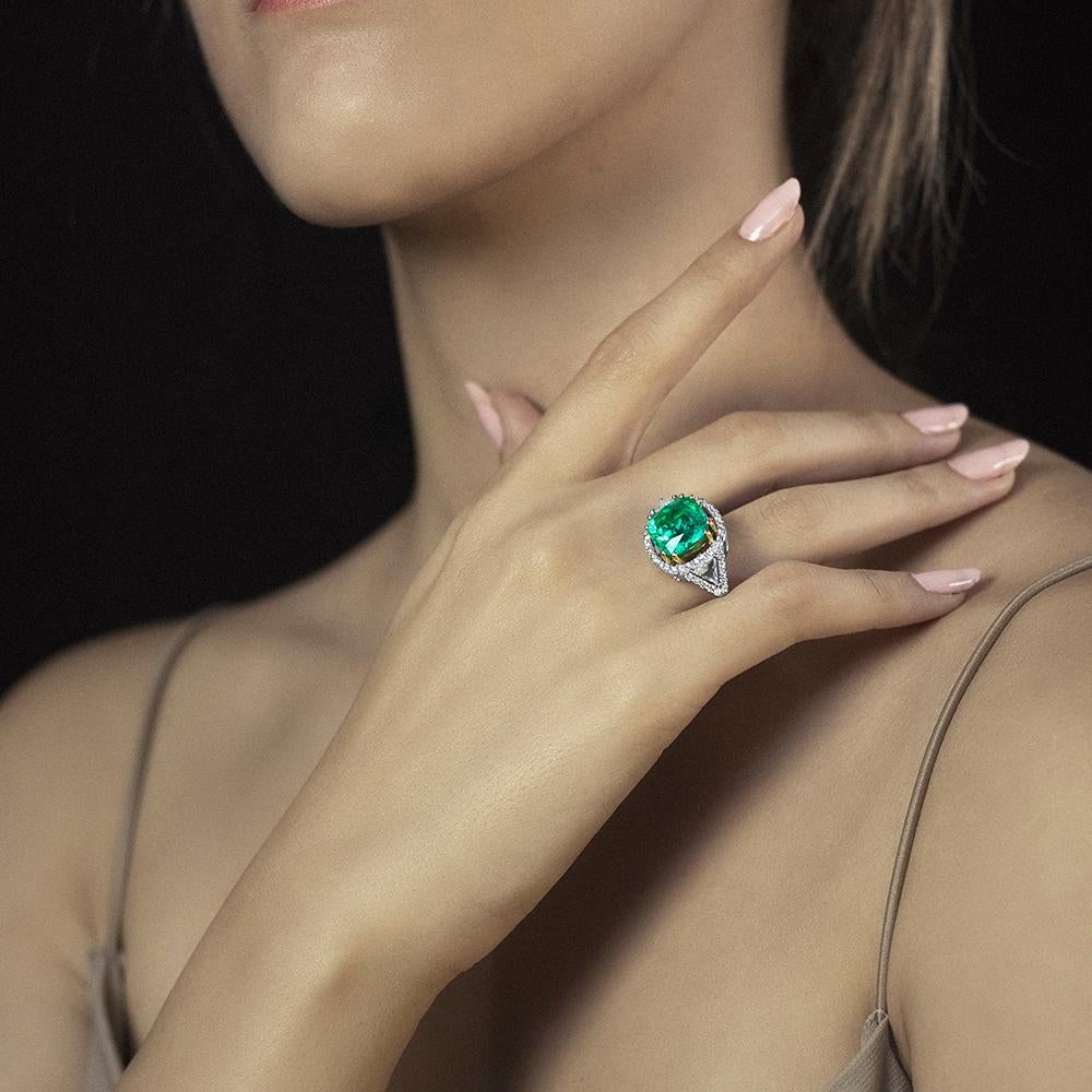 Artisan 7.75 Carats Colombian Emerald Cushion Cut with Diamonds Solitaire Certified Ring