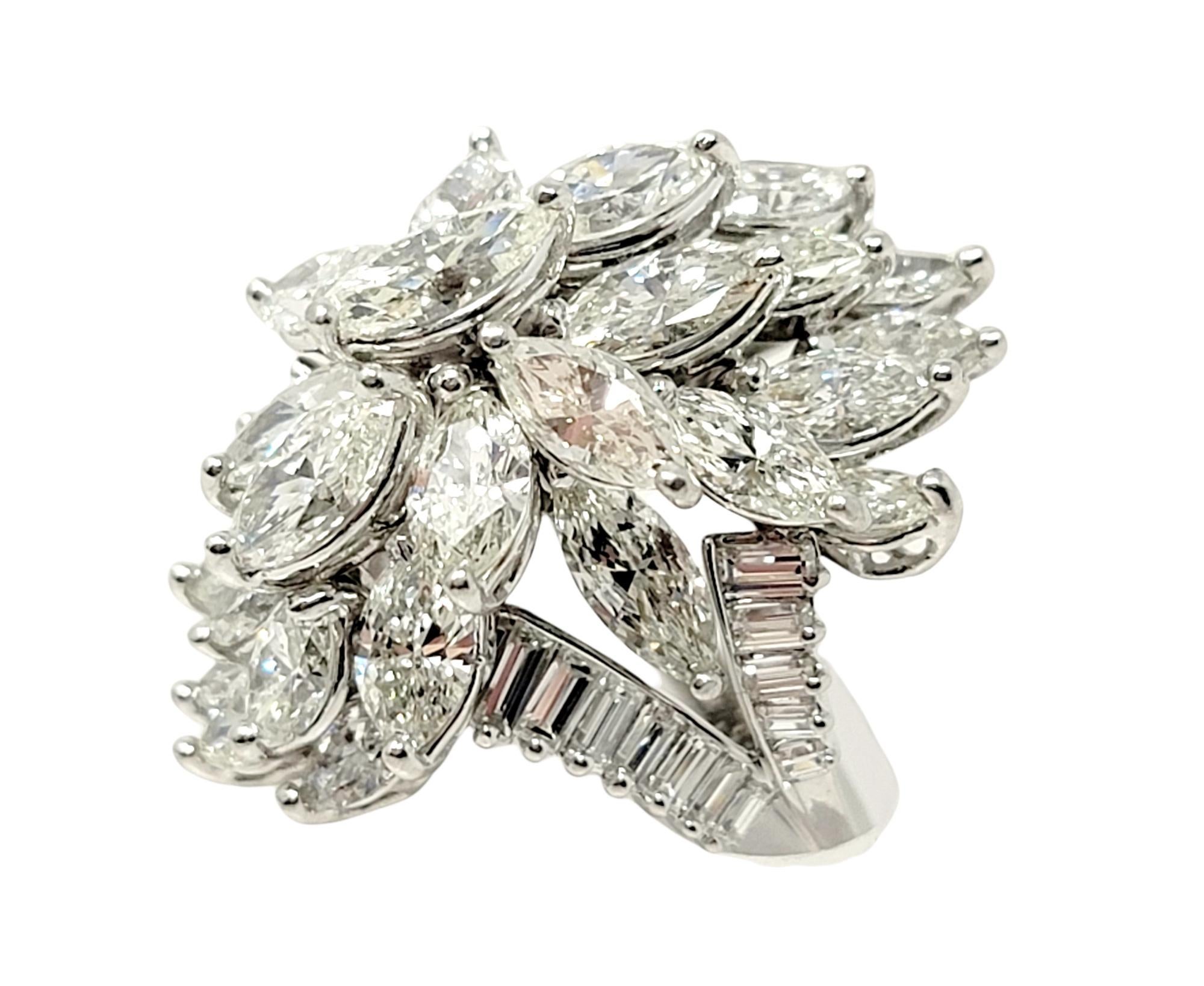 7,75 Karat Marquis- und Baguette-Diamant-Cluster-Cocktailring aus 18 Karat Gold Damen