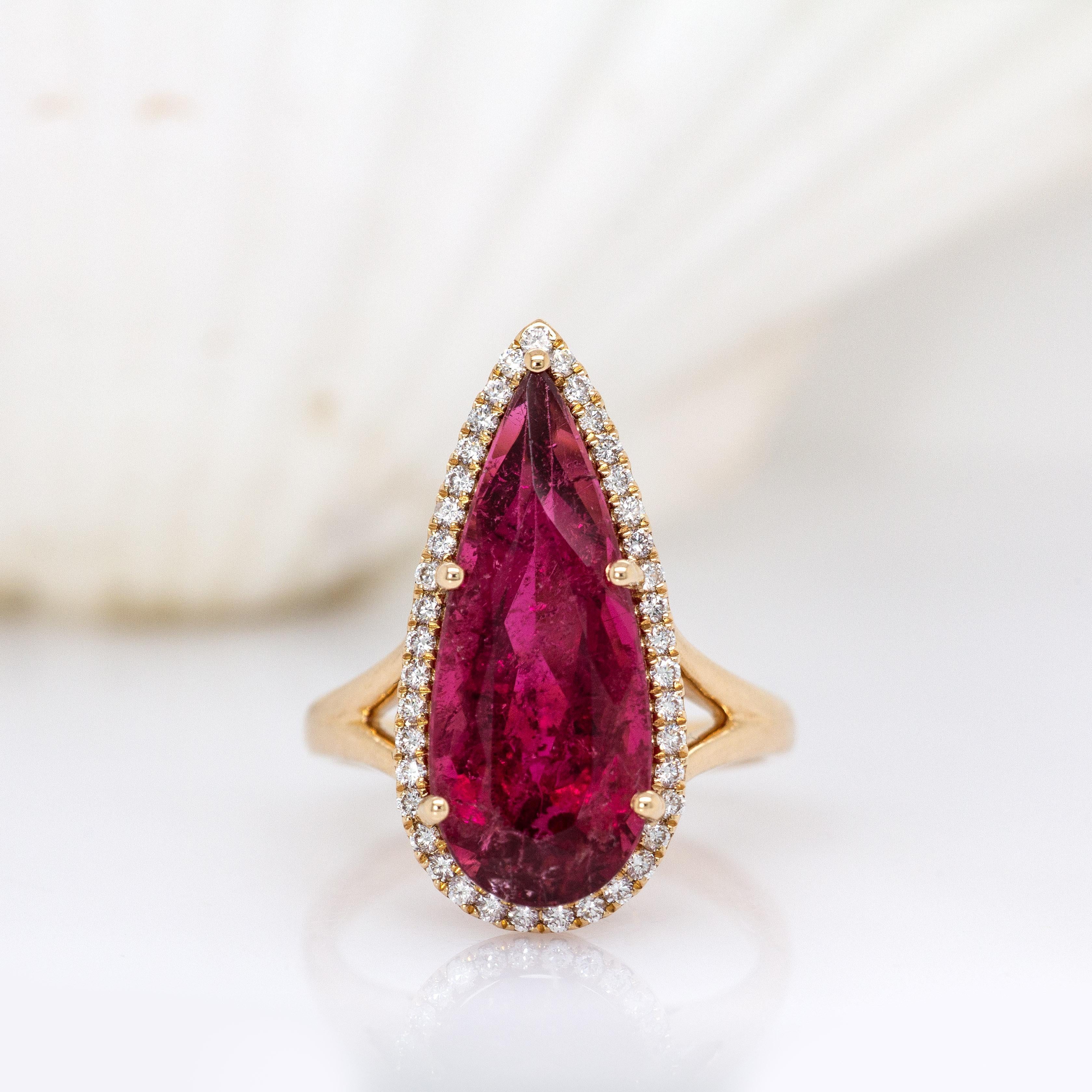 Art Deco 7.75cts Rubellite Tourmaline and Accented Diamond Ring in 14k Solid Yellow Gold For Sale