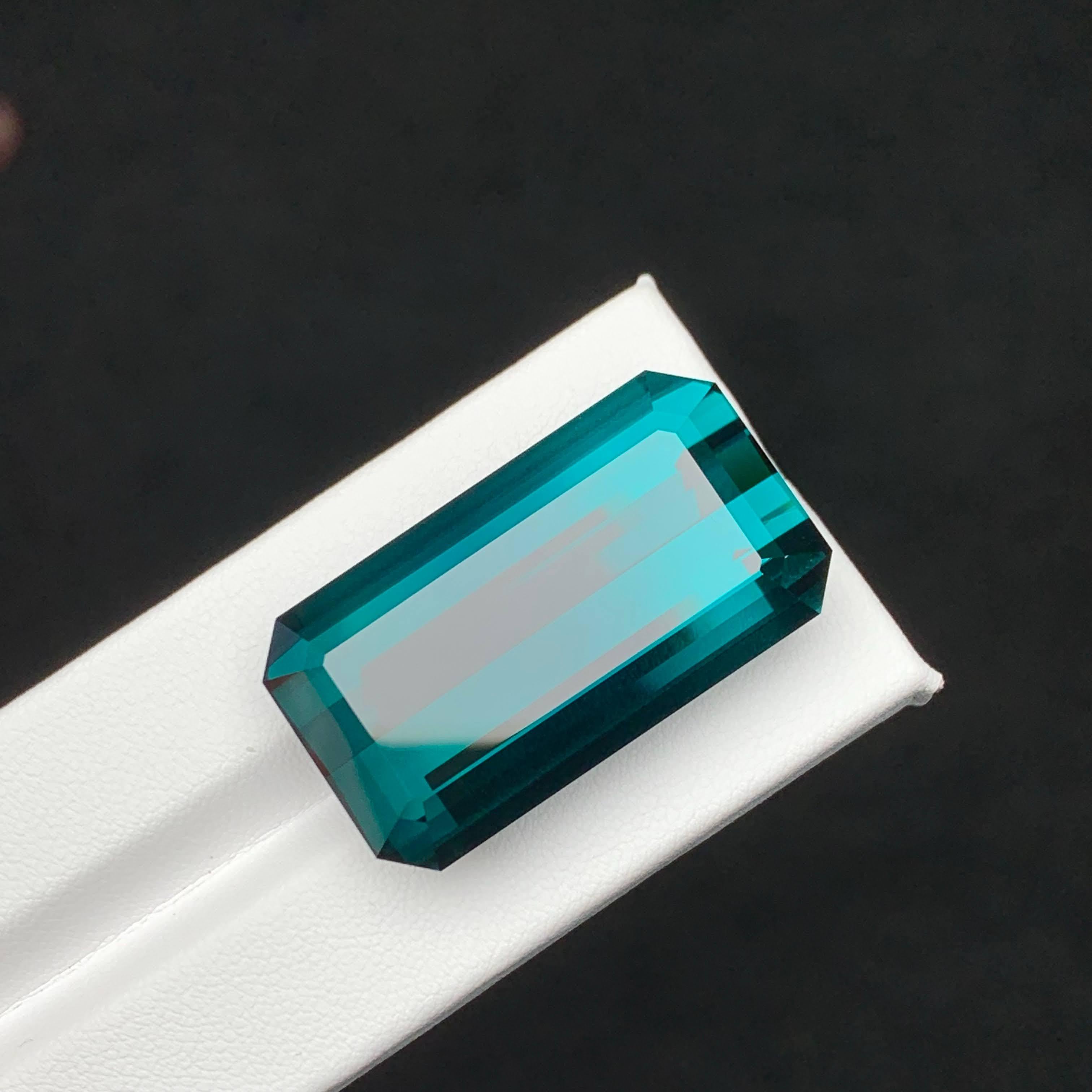 77,60 carati di tormalina blu naturale sfusa Pietra preziosa afgana dal taglio smeraldo in vendita 5