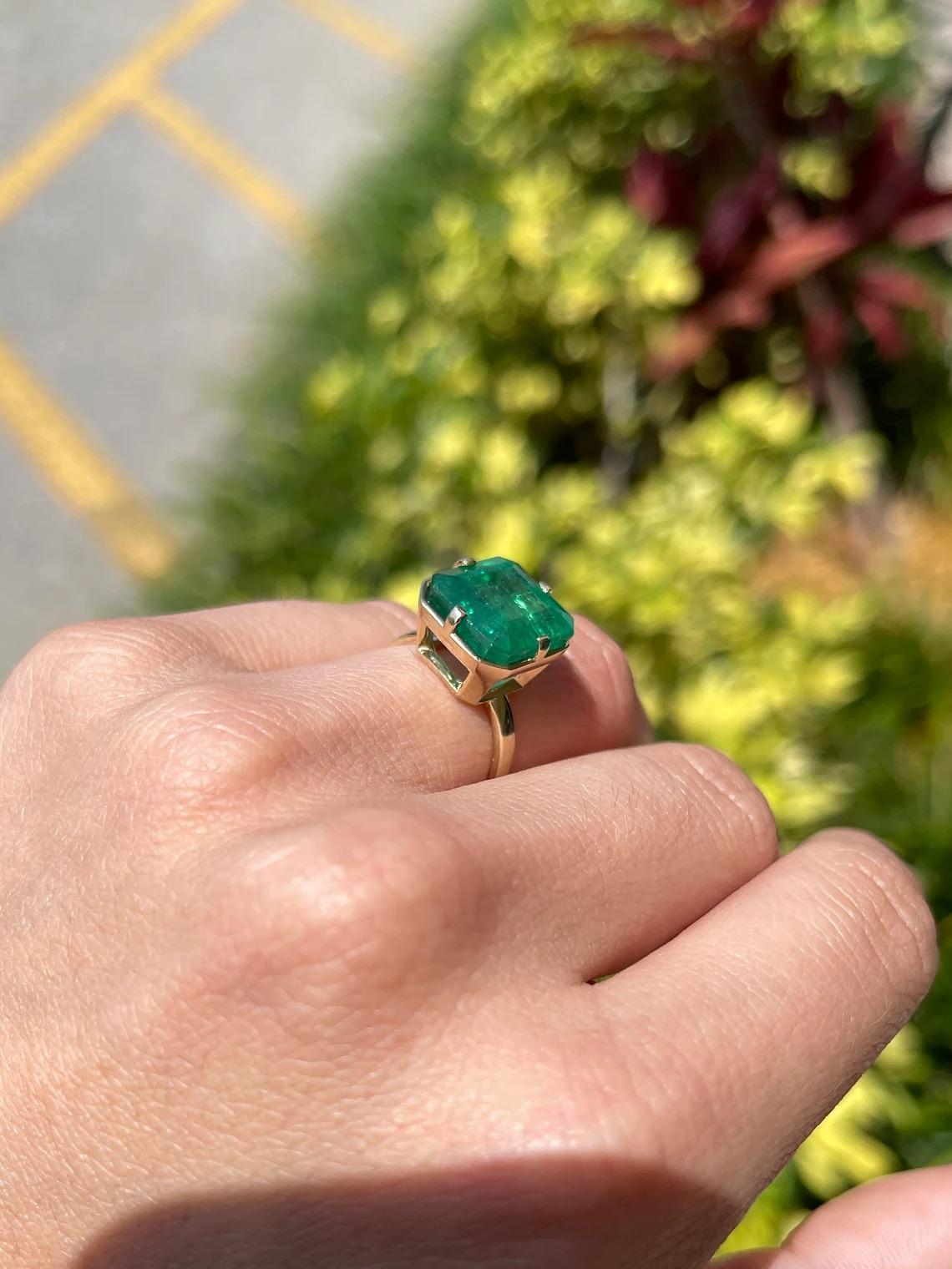 7.76cts 18K Natural Emerald-Asscher Cut Solitaire Gold Engagement Ring In New Condition For Sale In Jupiter, FL