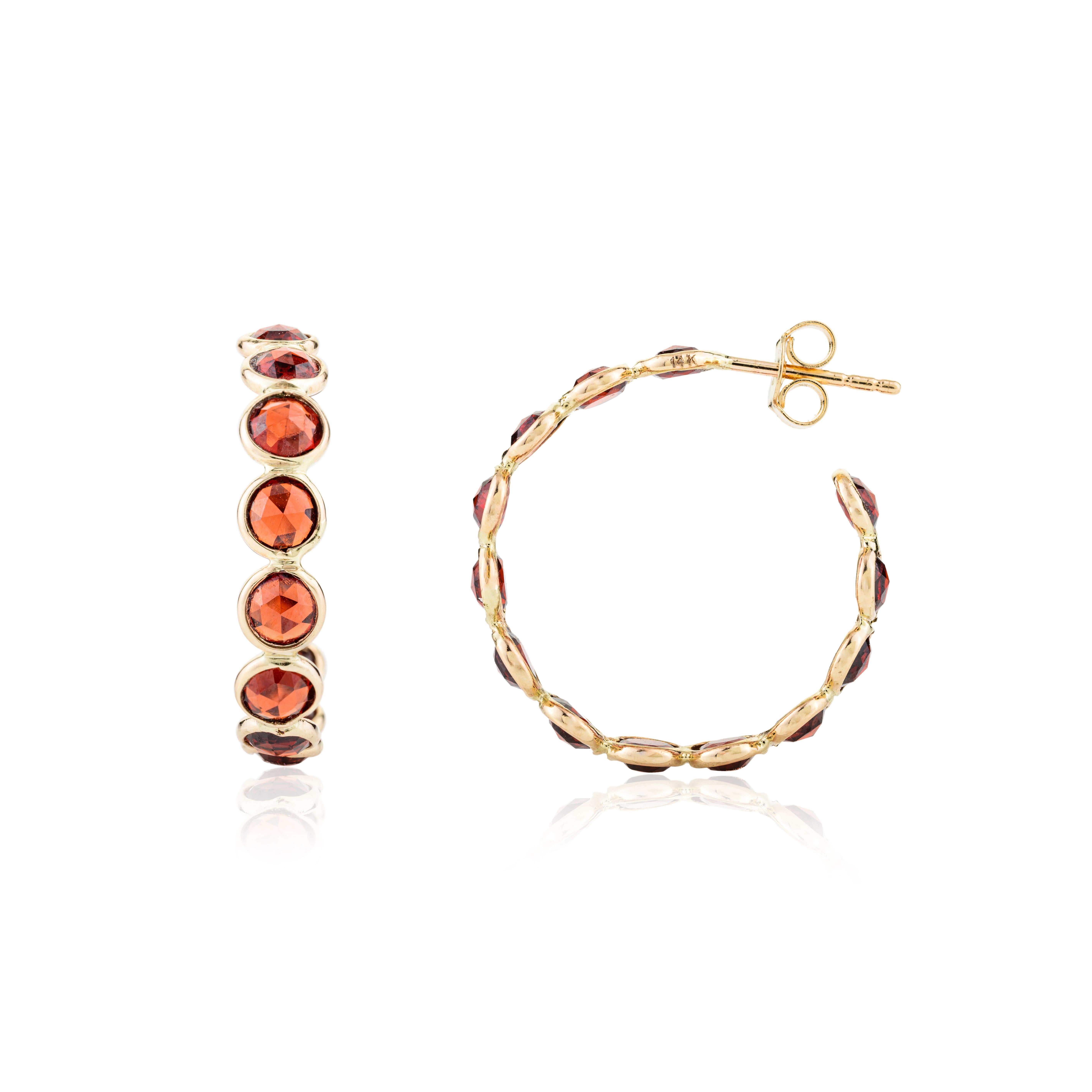 7.77 CTW Natural Round Garnet Hoop Earrings for Gift in 14k Solid Yellow Gold In New Condition For Sale In New York, NY