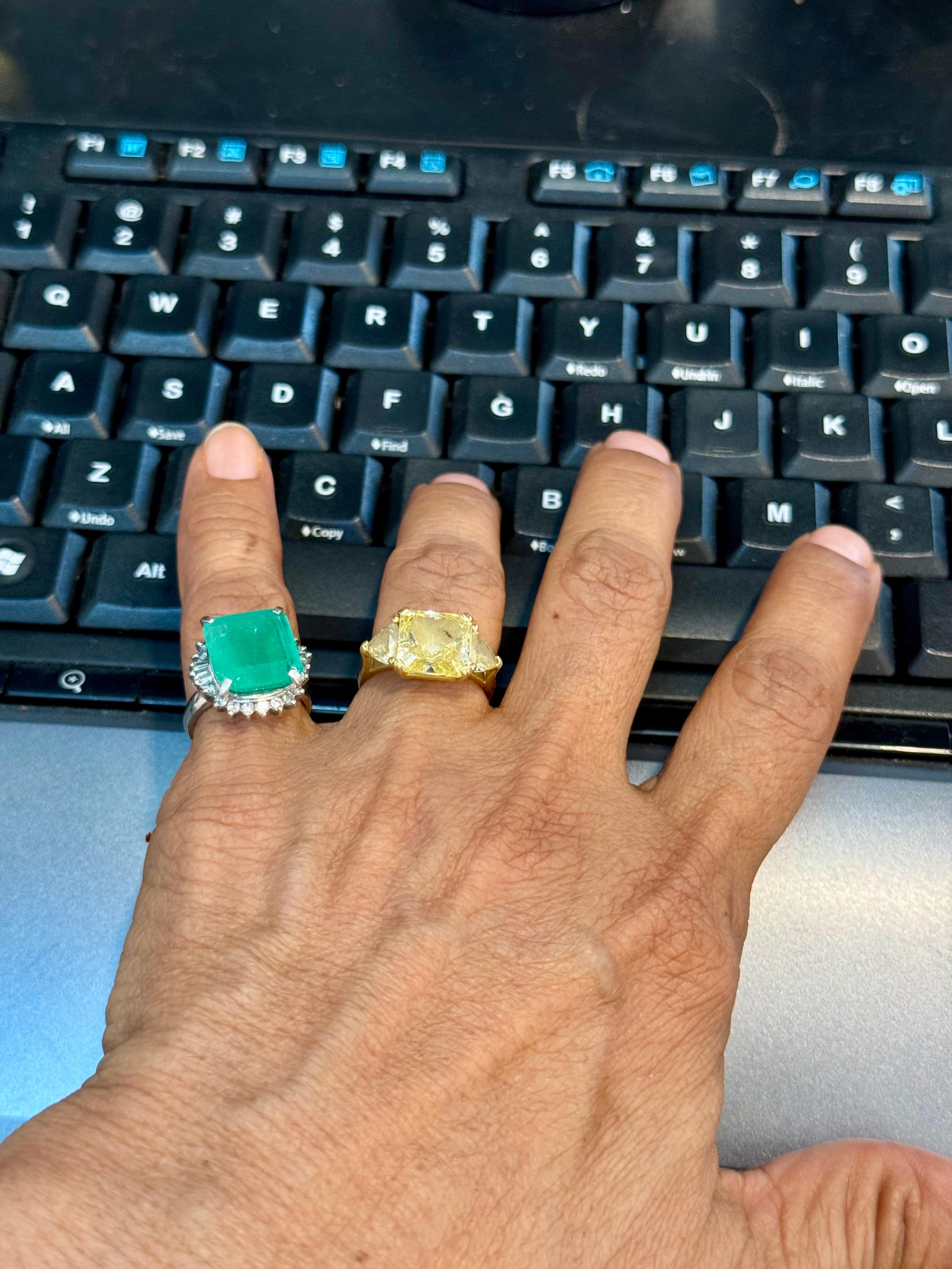 7.78 Carat Natural Square Emerald & 0.45 Ct Diamond Ring in Platinum, Size 4.5 For Sale 5