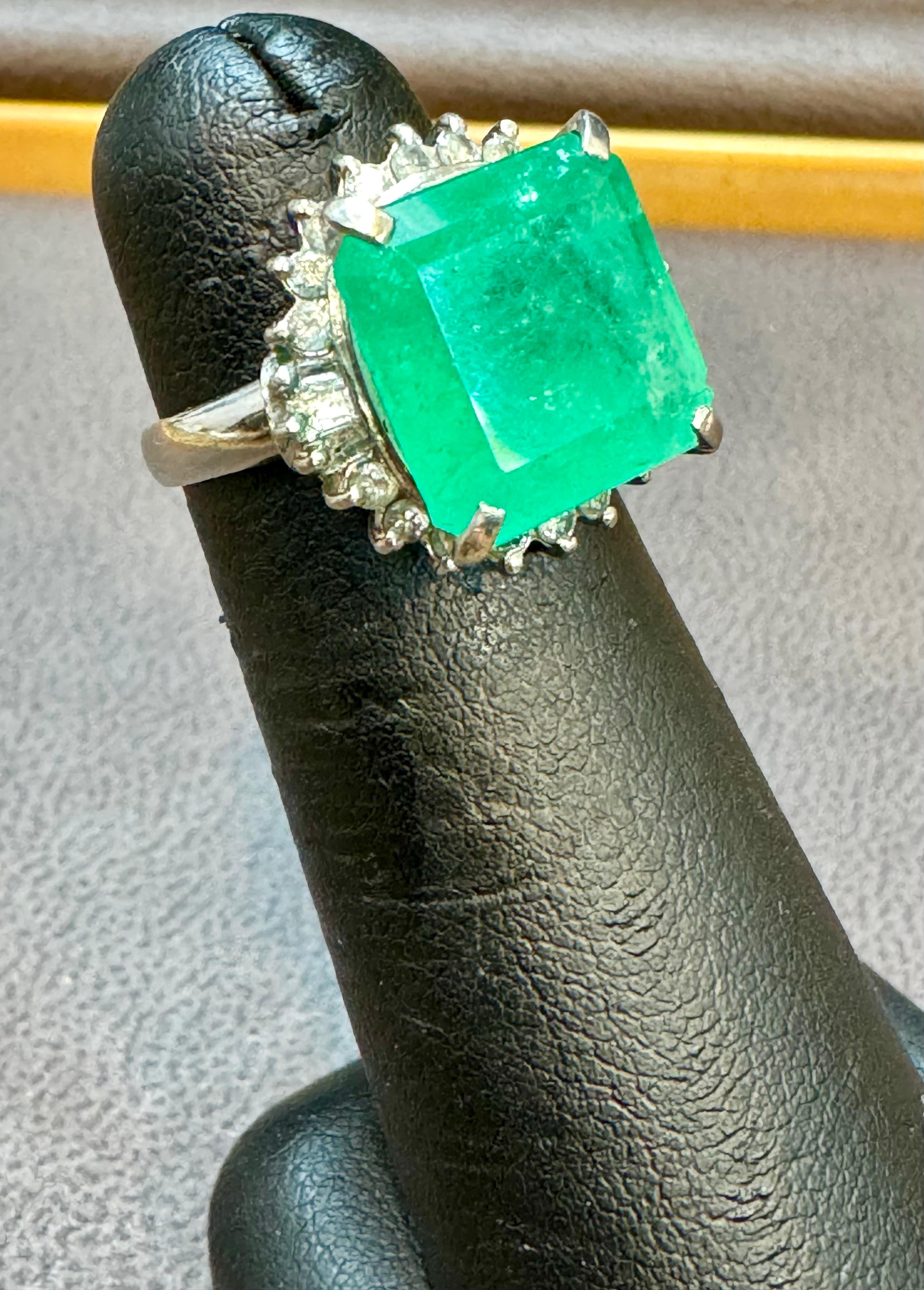 7.78 Carat Natural Square Emerald & 0.45 Ct Diamond Ring in Platinum, Size 4.5 In Excellent Condition For Sale In New York, NY