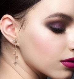 Orecchini a stella in oro 18 carati con diamanti fantasia da 7,79 carati