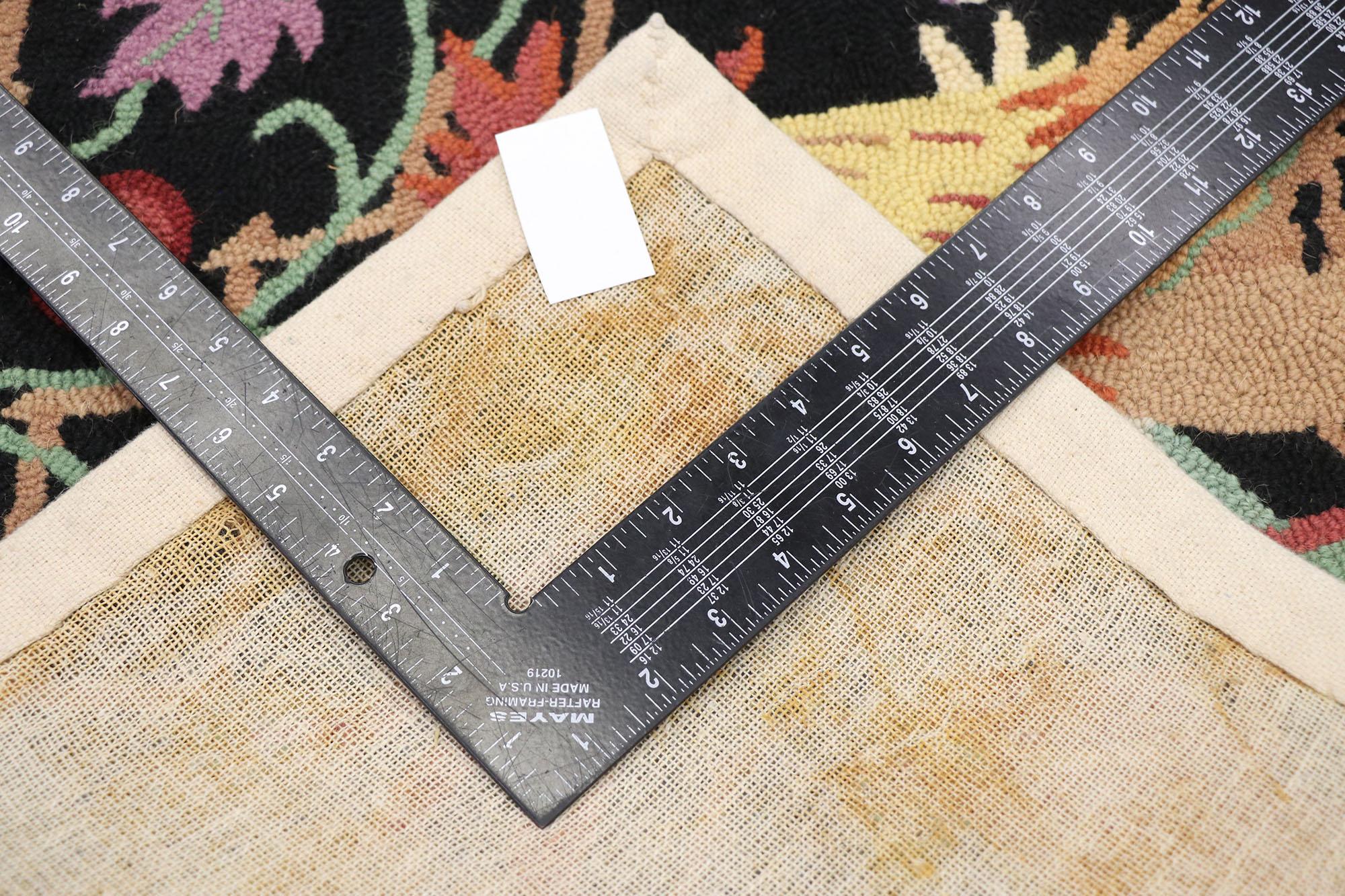 Laine Paire de tapis vintage au crochet en forme de coq assortis en vente