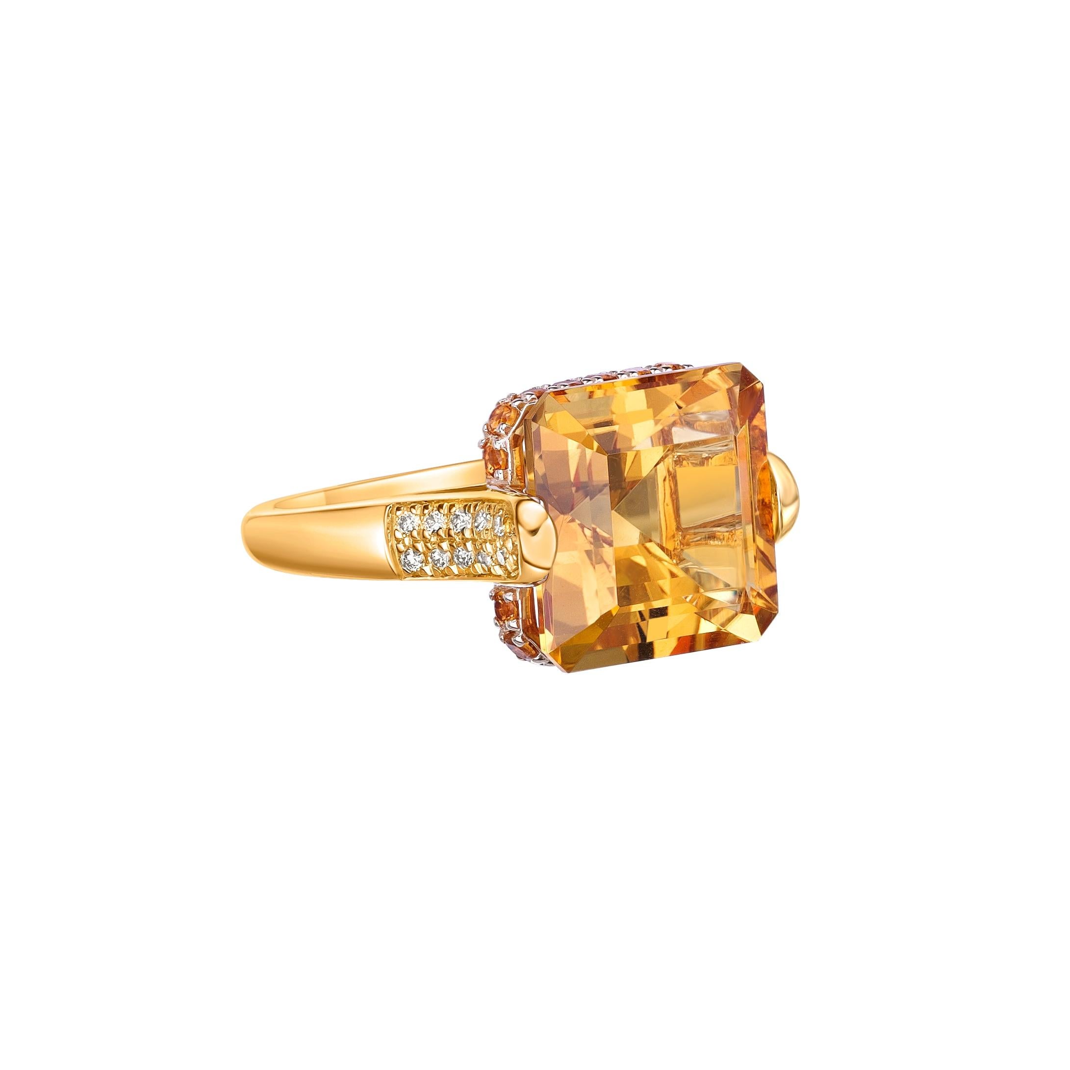 Dies ist fancy Citrin Ring in Octagon Form lila Farbton. Der Ring ist elegant und kann zu vielen Anlässen getragen werden. Der Citrin rund um den Ring trägt zur Schönheit und Eleganz des Rings bei.

Citrin Fancy Ring aus 18 Karat Gelbgold mit weißem