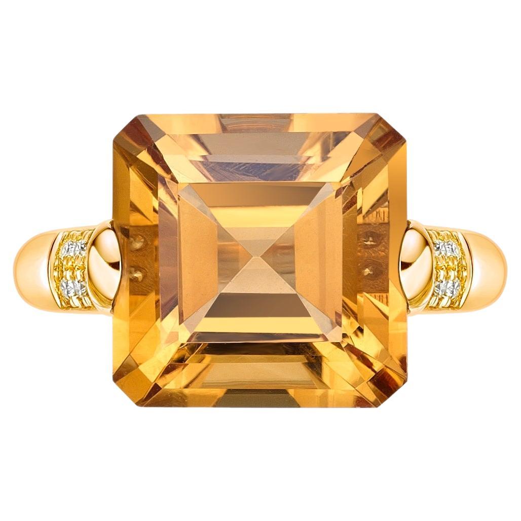 7,79 Karat Citrin Fancy Ring aus 18 Karat Gelbgold mit weißem Diamant.