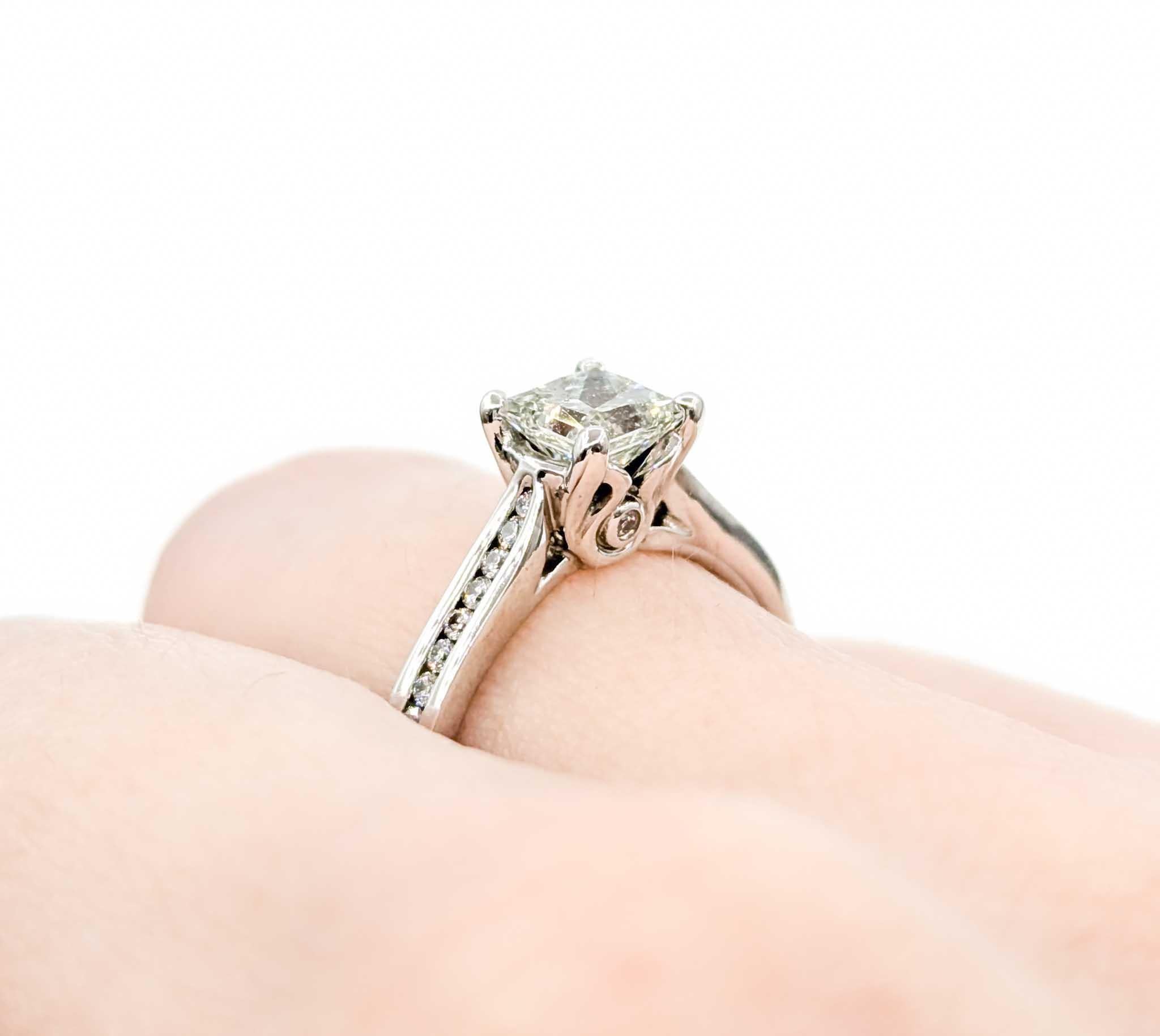 .77ctw Princess Cut Diamond Engagement Ring in White Gold

Introducing this elegant engagement ring crafted in 18k white gold. The ring features a stunning 0.65ct diamond complemented by 0.12ctw accent diamonds and 