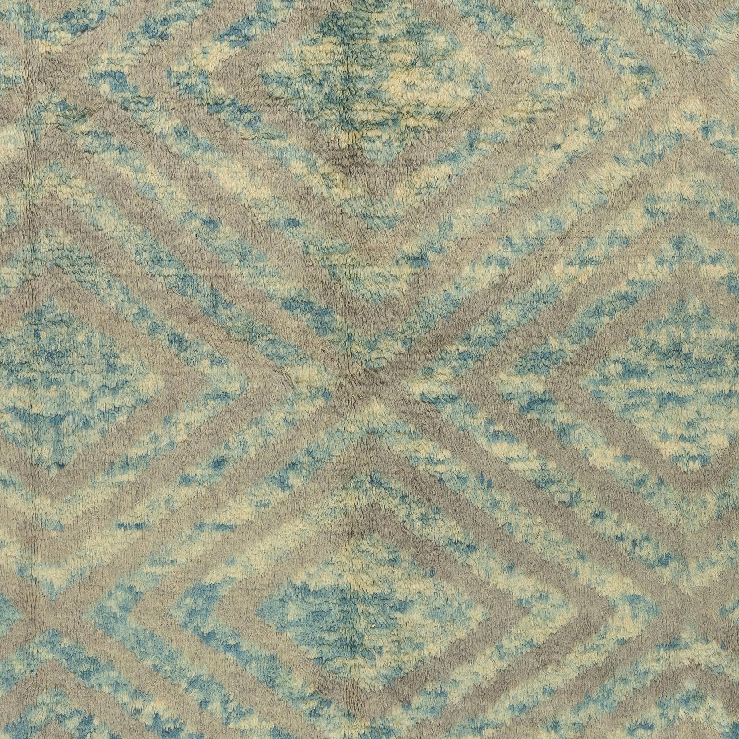 7.7x10.2 Ft maßgefertigter handgeknüpfter Teppich „Tulu“ in Blau, Grau & Beige, 100 % Wolle (Skandinavische Moderne) im Angebot