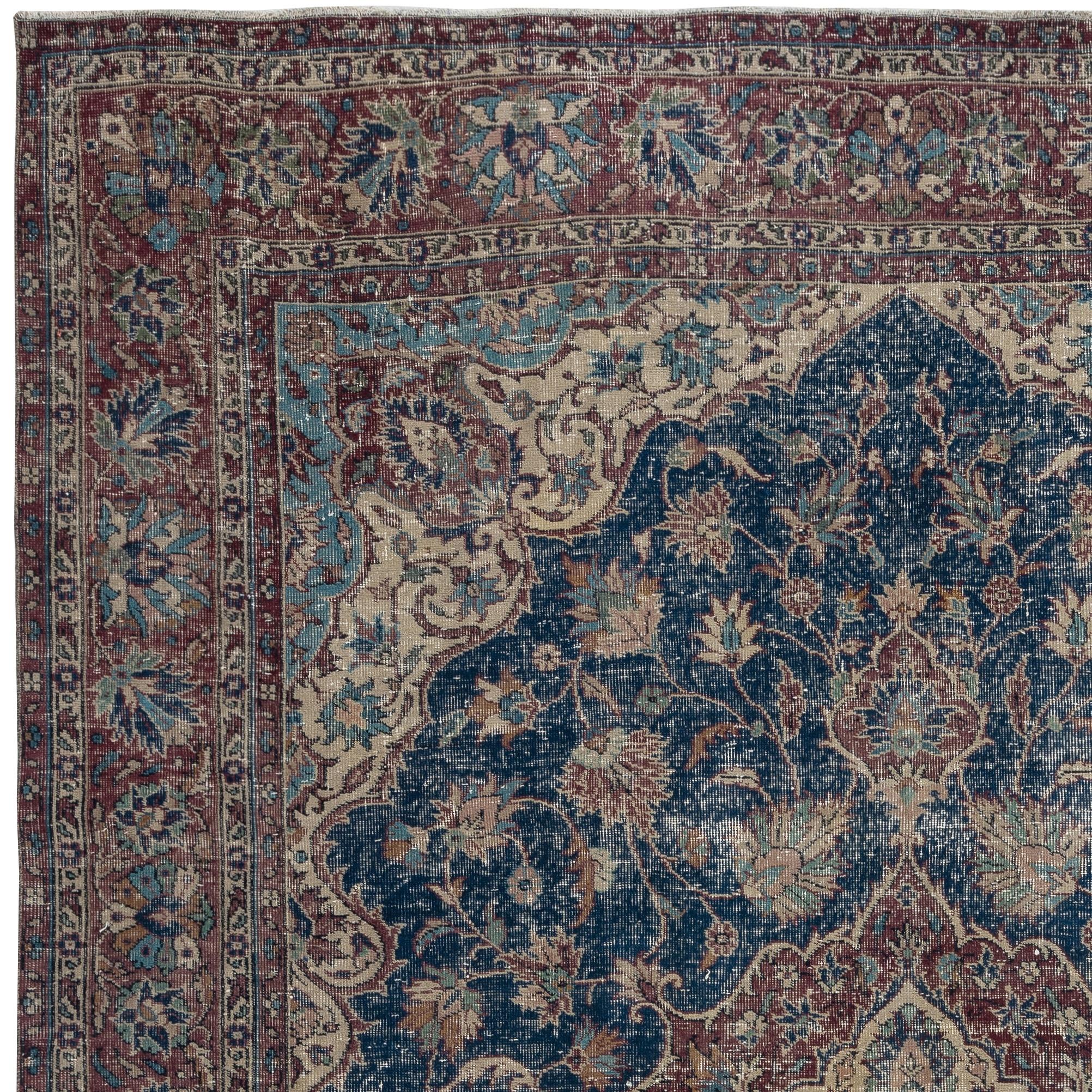 Noué à la main 7.7x10.7 Ft Traditional Vintage Handmade Turkish Area Rug with Medallion Design (Tapis turc traditionnel fait à la main avec des médaillons) en vente