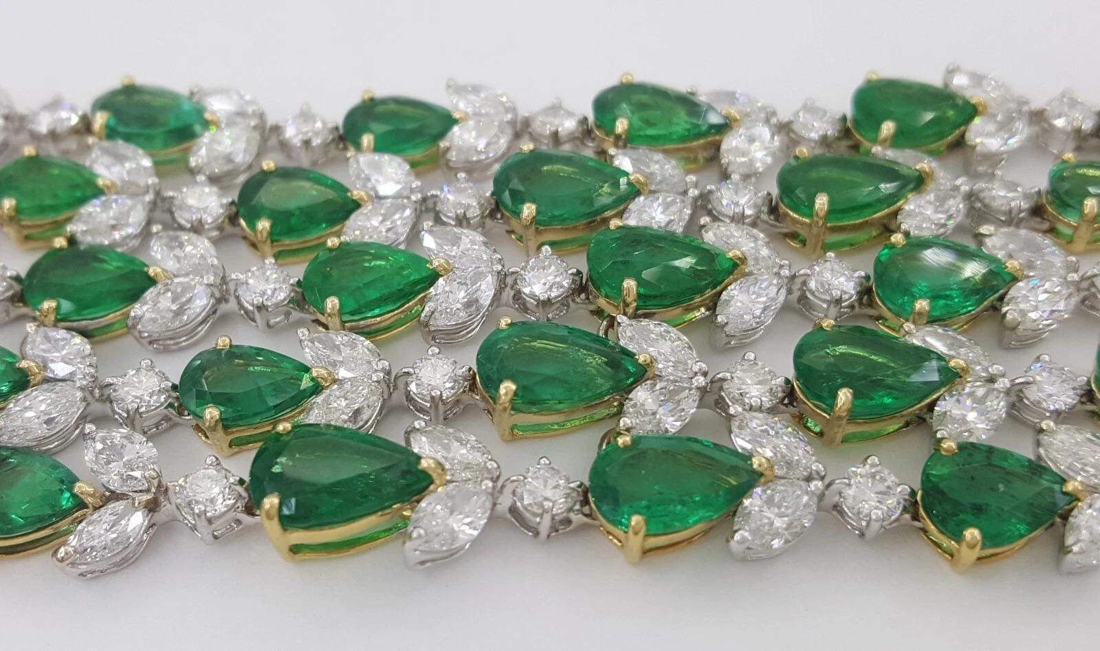 Contemporaneo Bracciale Tennis con smeraldo e diamanti da 78 carati in oro bianco e giallo 18 carati in vendita