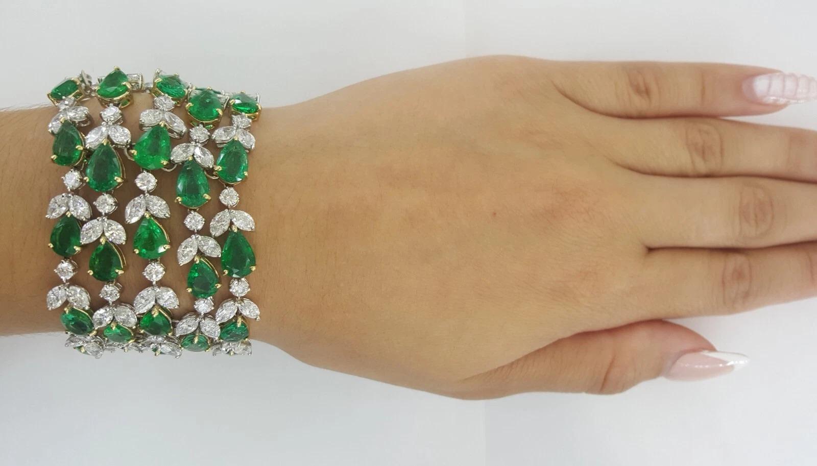 Donna Bracciale Tennis con smeraldo e diamanti da 78 carati in oro bianco e giallo 18 carati in vendita