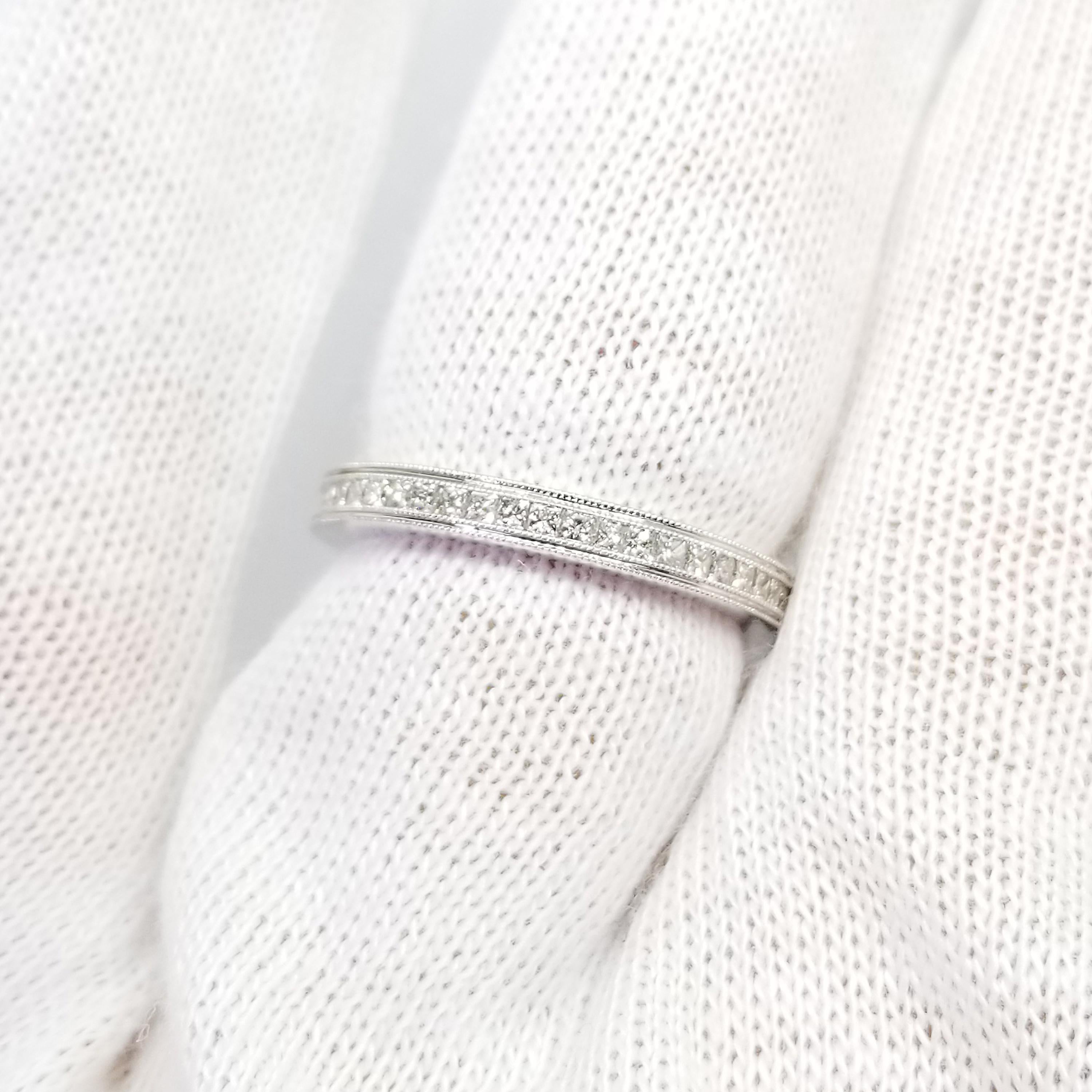 Memoryring, 0,78 Karat Diamant im Prinzessinnenschliff, Kanalfassung, 18 Karat Weißgold im Angebot 5