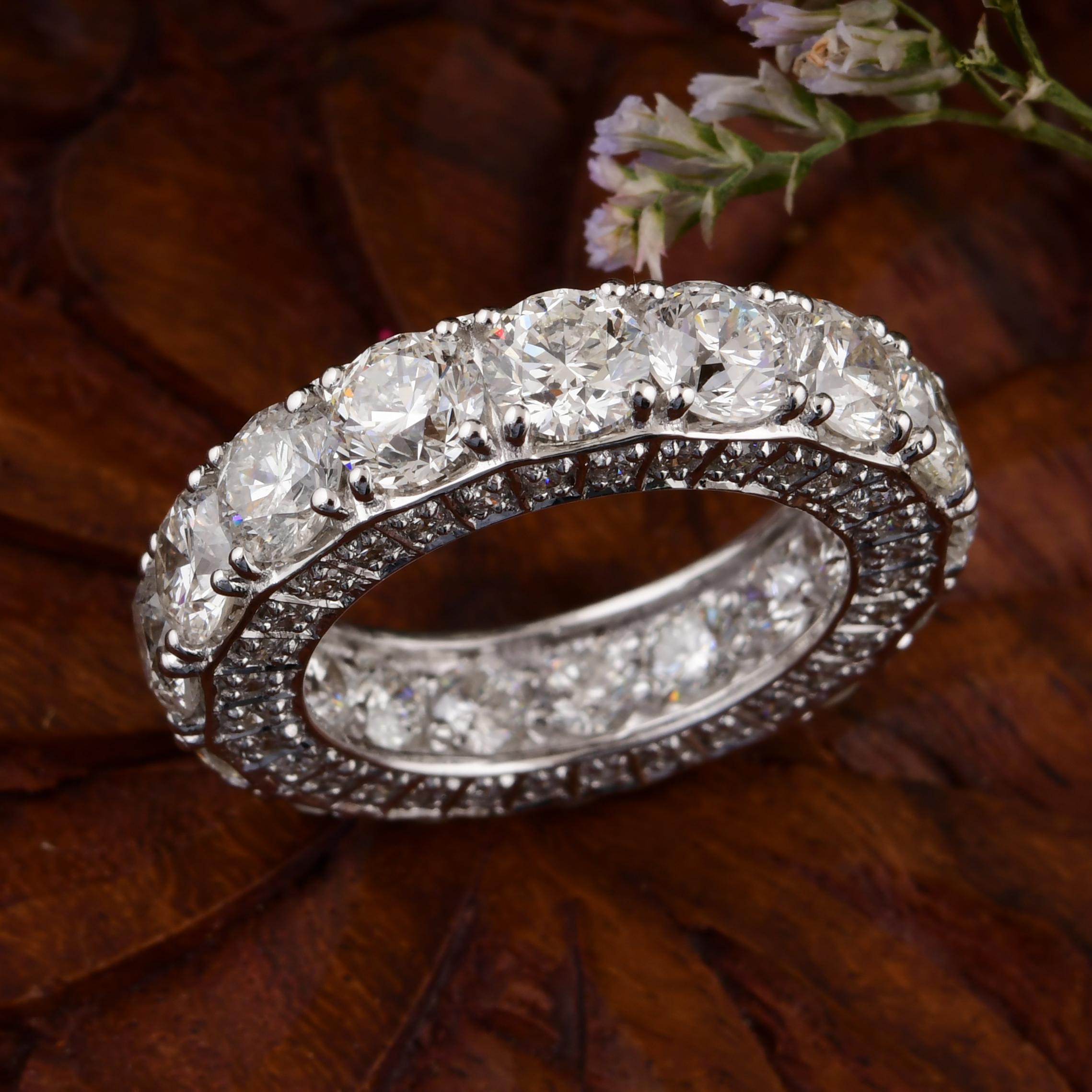 En venta: 7,8 quilates SI/H Diamante redondo talla brillante Anillo de eternidad Oro blanco 14k  6