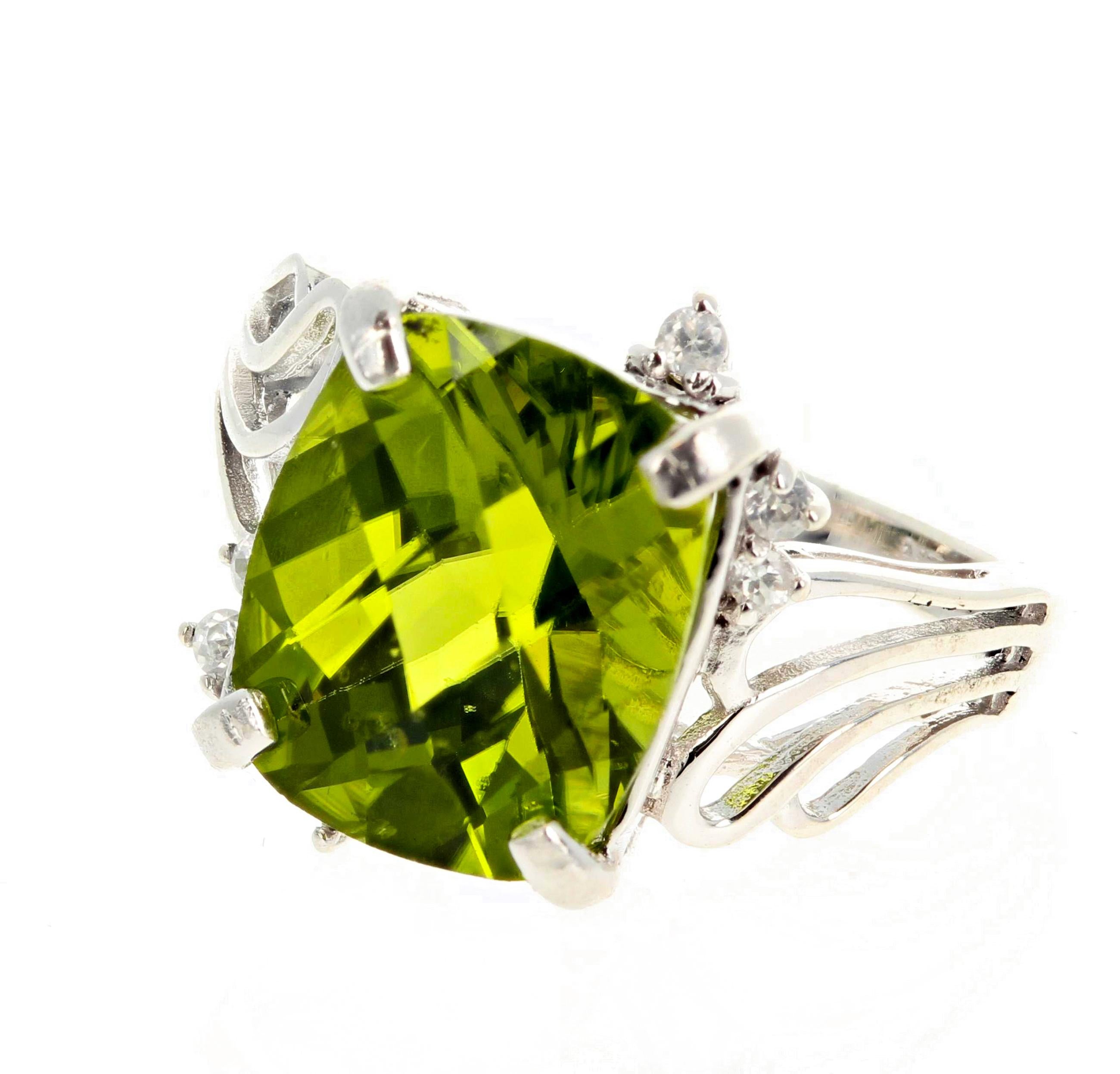 Women's or Men's AJD Brilliant Rare Natural Green 7.8 Ct Sri Lanka Zircon & Diamond Ring For Sale