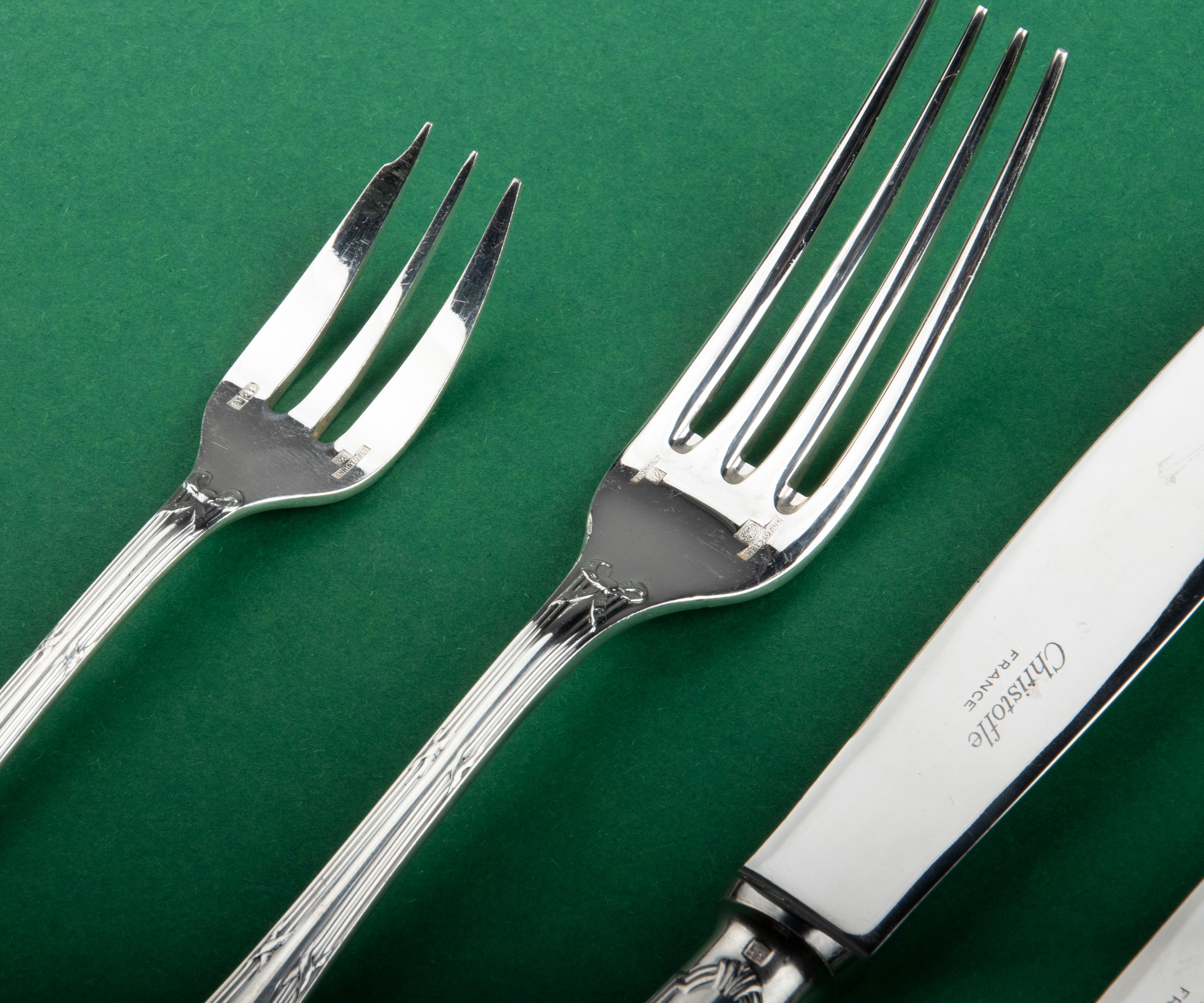78-Piece Set of Silver Plated Flatware by Christofle Model Rubans with Canteen In Good Condition In Casteren, Noord-Brabant