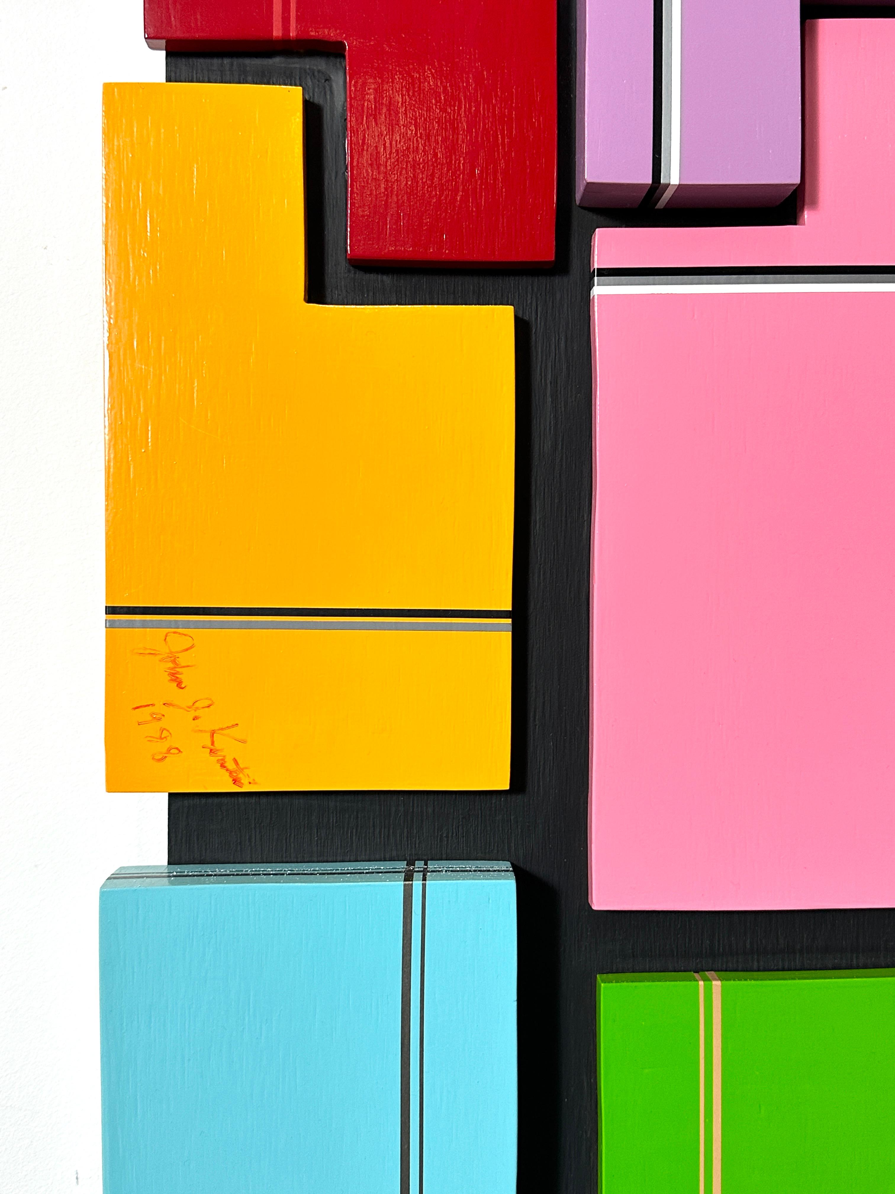 Sculpture murale verticale abstraite et moderne en blocs de couleurs signée 78
