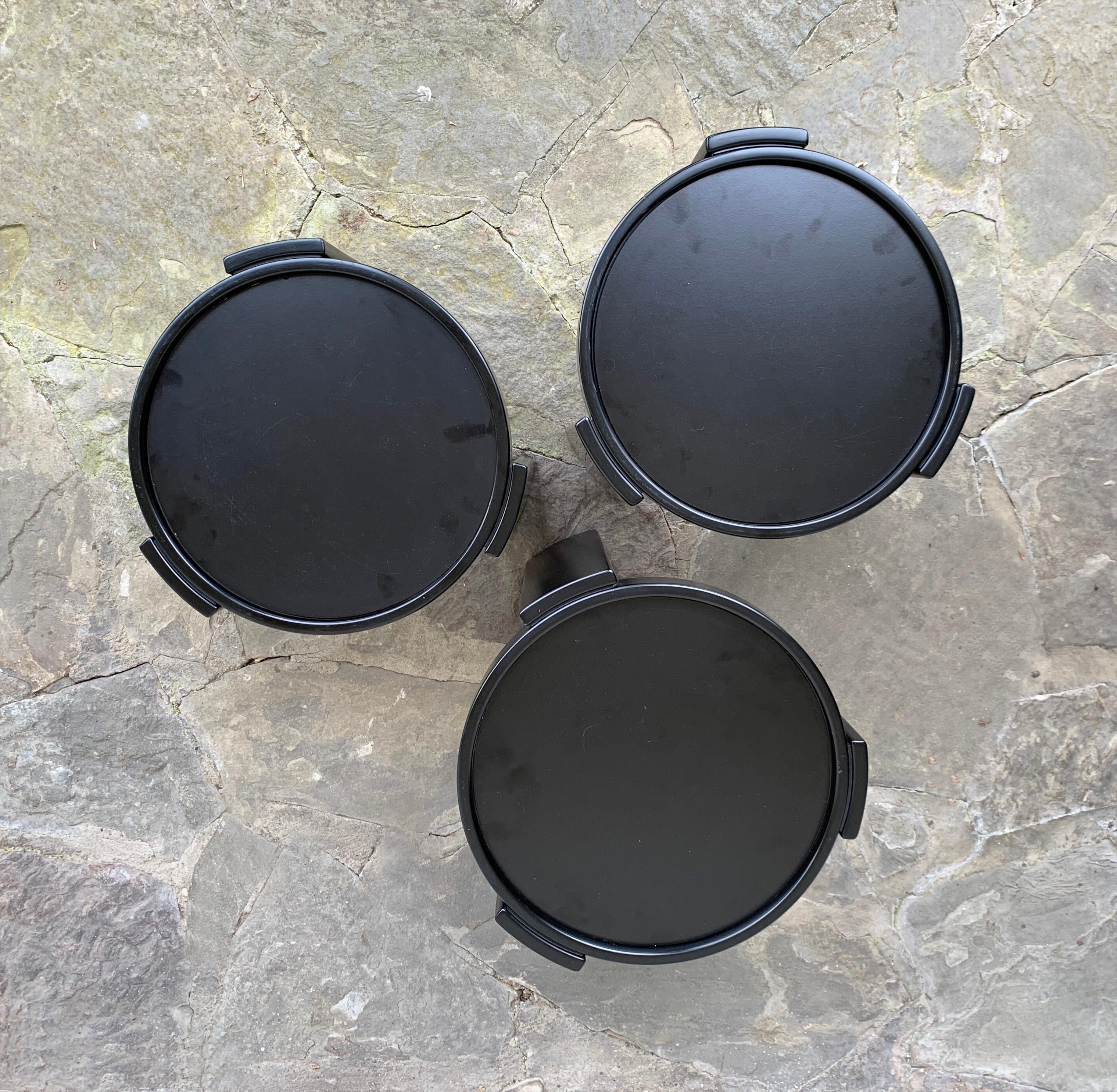 Tables empilables 780/783 de Gianfranco Frattini pour Cassina, Italie, lot de 3 en vente 1