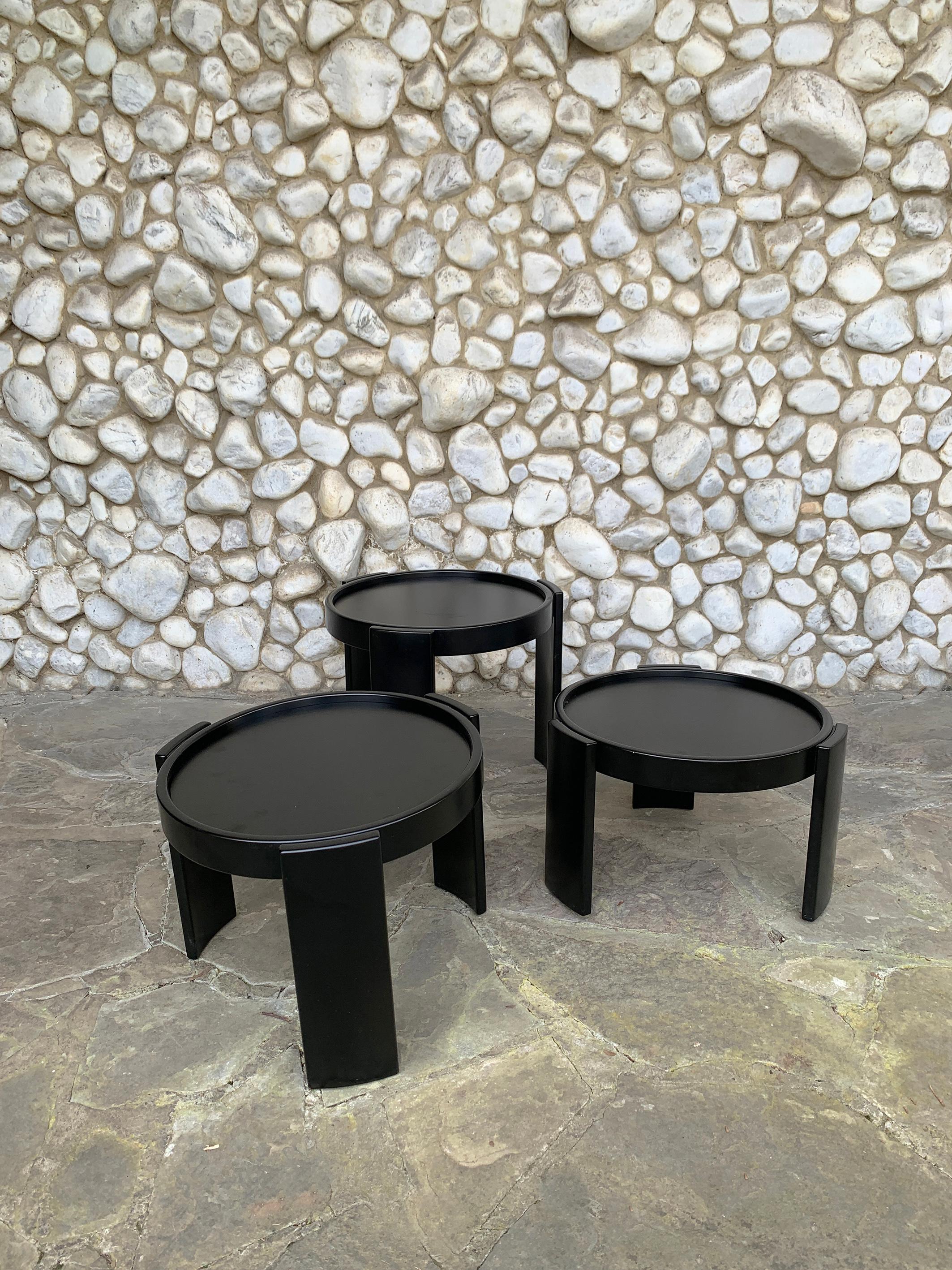 Tables empilables 780/783 de Gianfranco Frattini pour Cassina, Italie, lot de 3 en vente 2