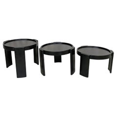 780/783 Mesas apilables, Gianfranco Frattini para Cassina, Italia, set de 3