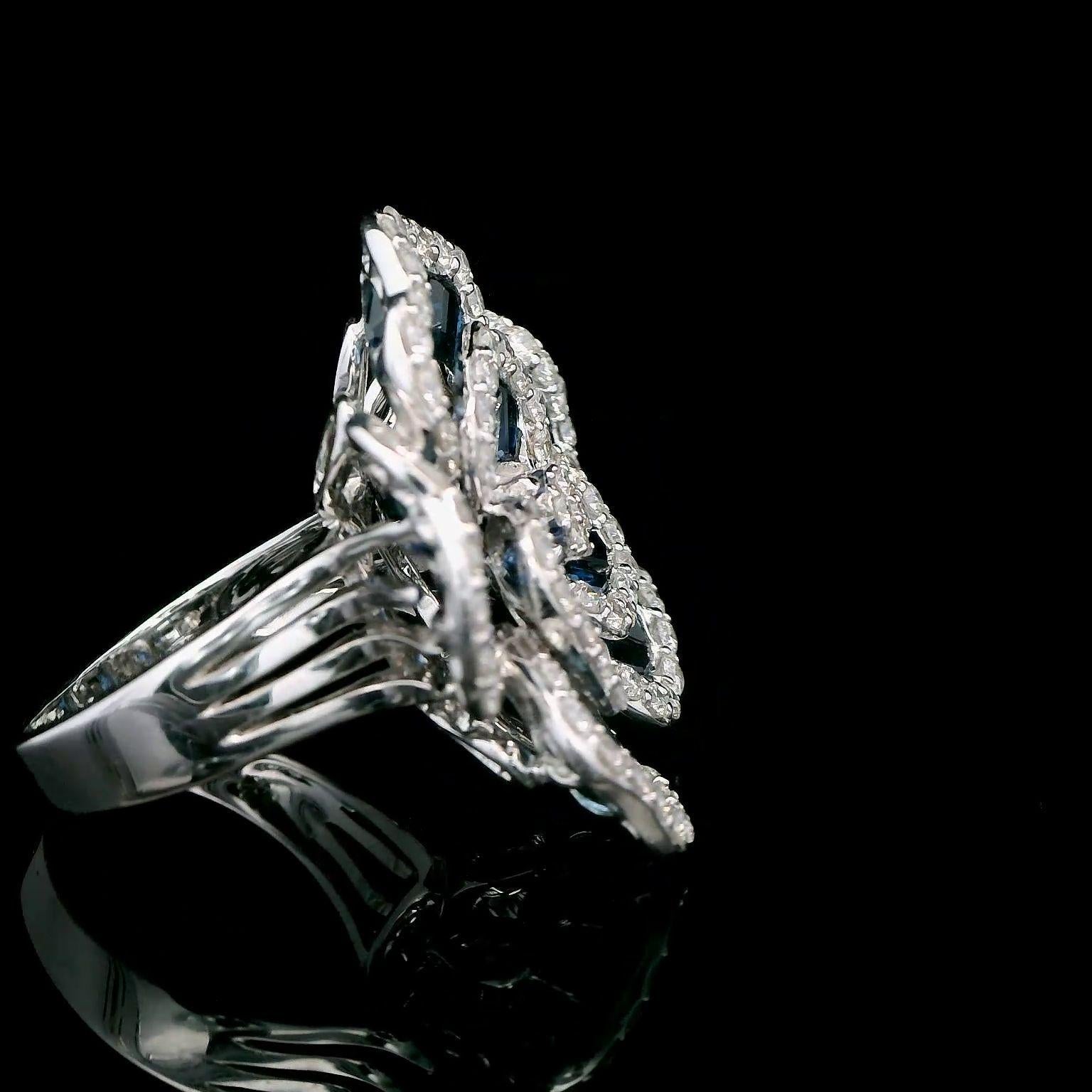 Moderne Bague en or 18 carats avec diamants de 7,80 carats et saphir bleu en vente