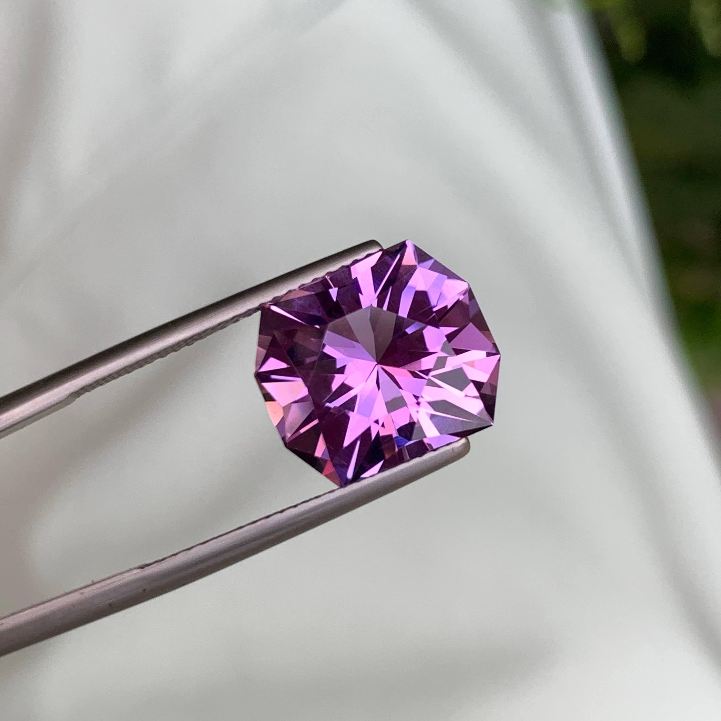 Poids 7,80 carats
Dimensions 13,6x11,9x8,8mm
Traitement Aucun
Origine Brésil
Loupe de clarté Nettoyer
Forme Coupe Précision sur mesure
NA



Cette améthyste naturelle de 7,80 carats est une pièce captivante, présentant une teinte violette riche et