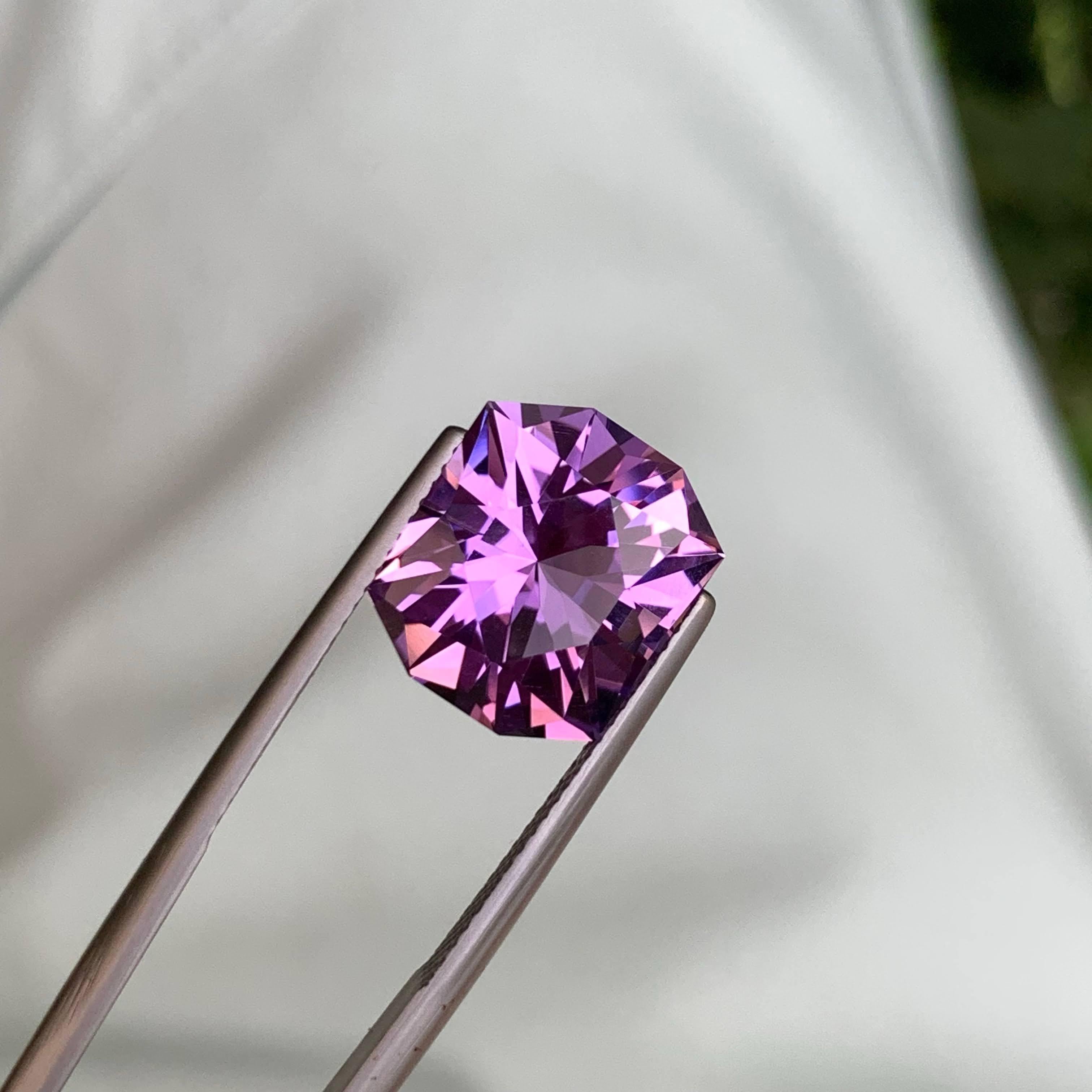 7.80 Carat Loose Purple Amethyst Custom Precision Cut Natural Brazilian Gemstone (Améthyste violette en vrac taillée avec précision) Neuf - En vente à Bangkok, TH