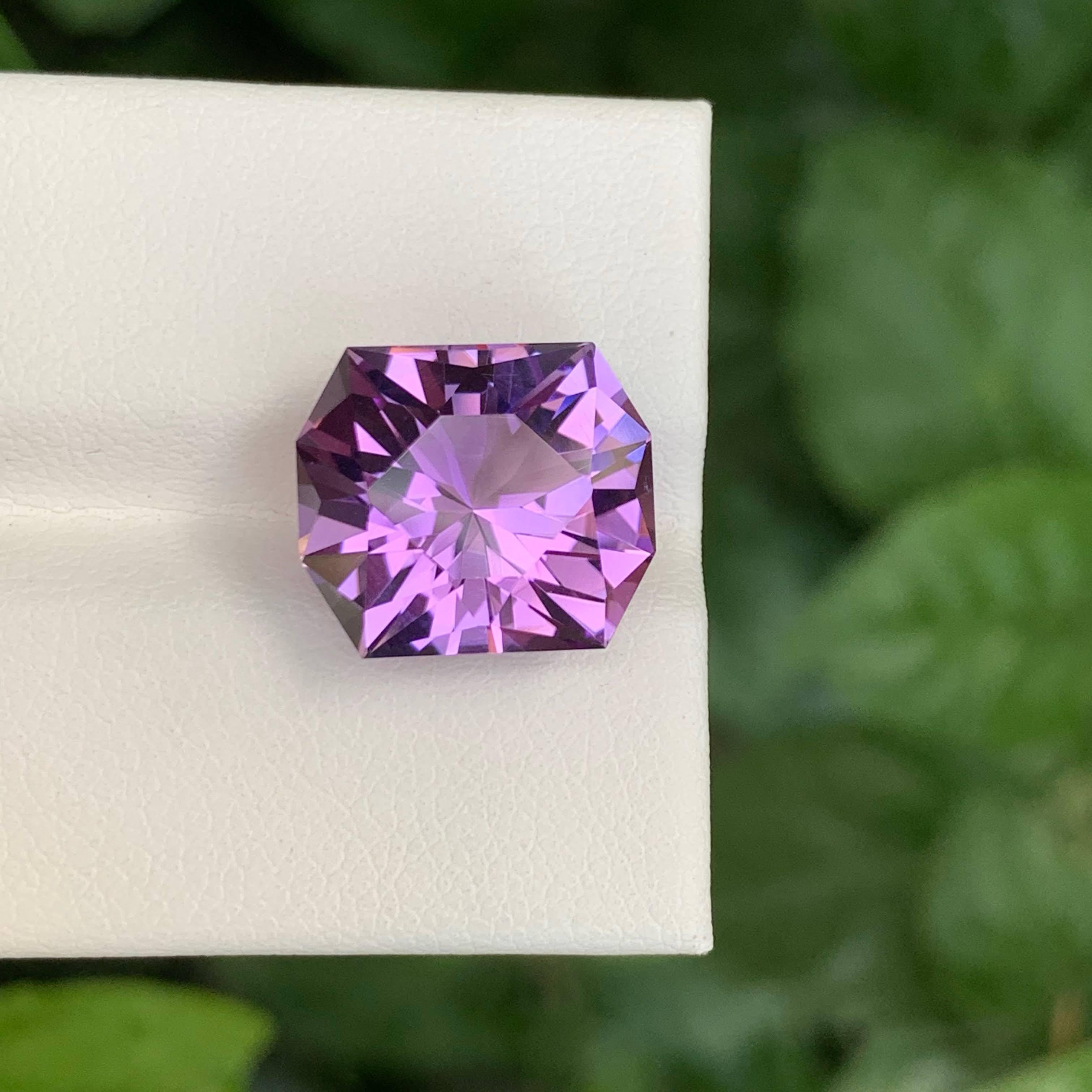 7.80 Carat Loose Purple Amethyst Custom Precision Cut Natural Brazilian Gemstone (Améthyste violette en vrac taillée avec précision) Unisexe en vente