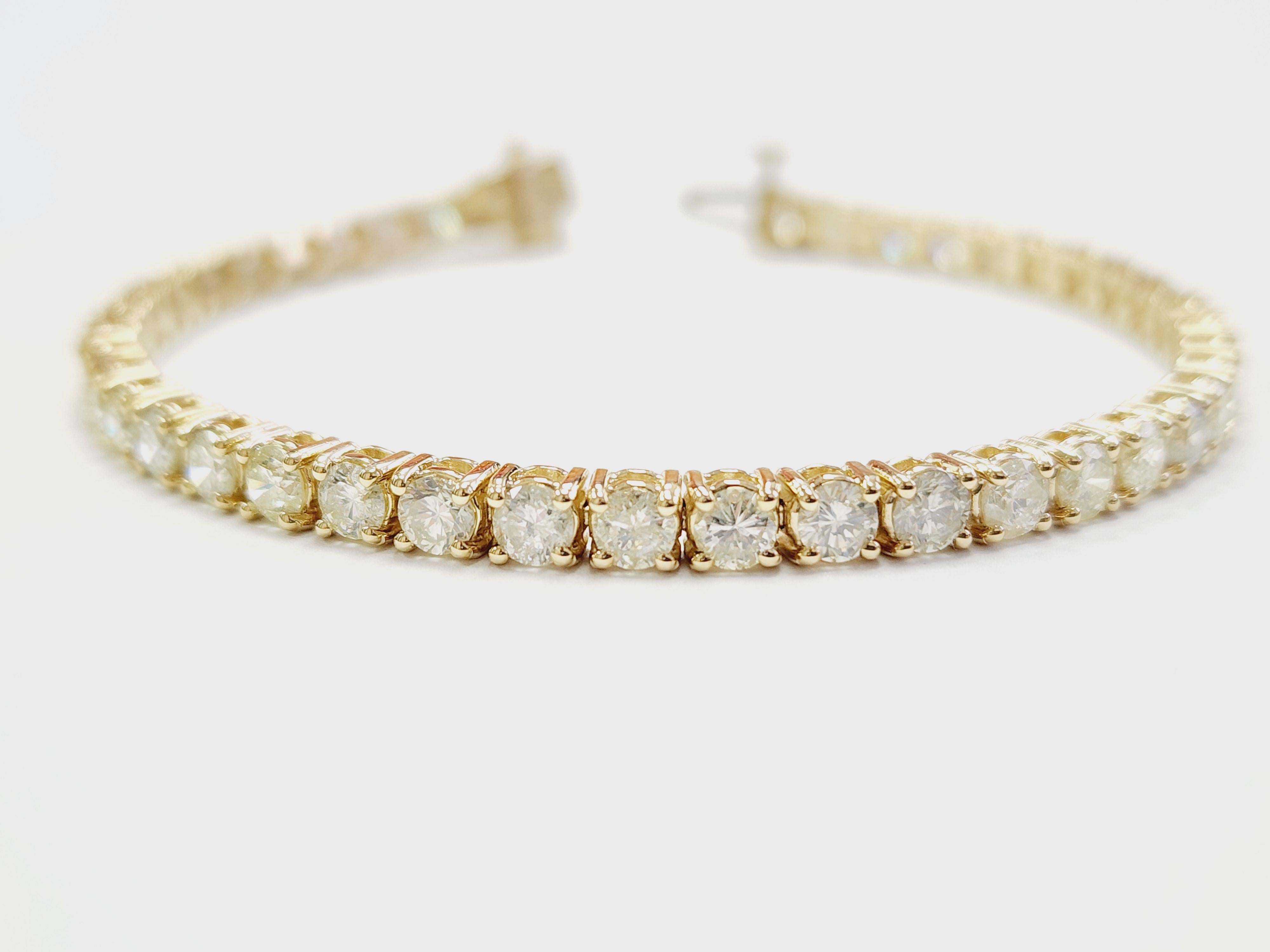 Modern 7.80 Carat Natural Diamond Tennis Bracelet 14 Karat Yellow Gold