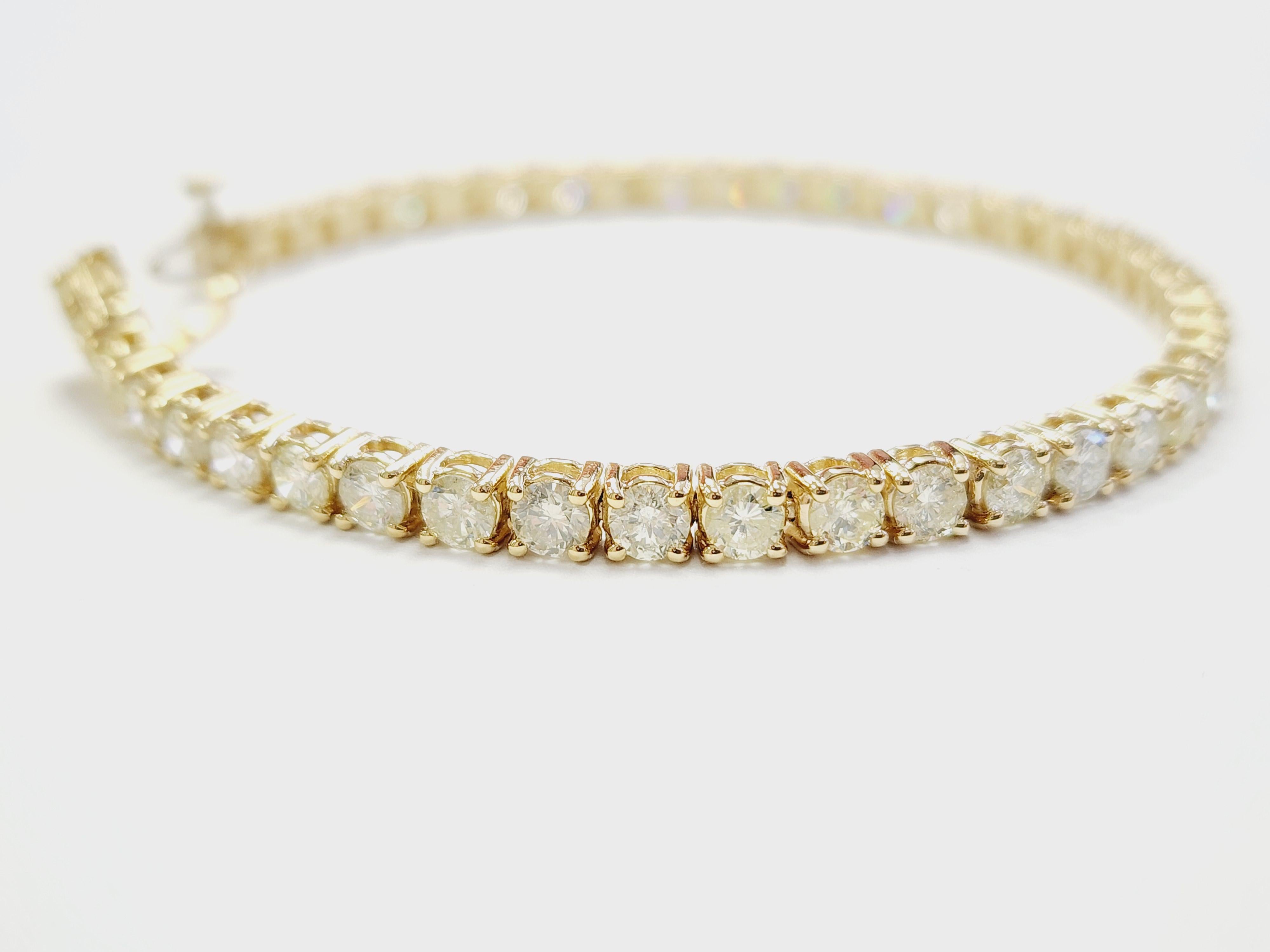 7.80 Carat Natural Diamond Tennis Bracelet 14 Karat Yellow Gold In New Condition In Great Neck Plaza, NY