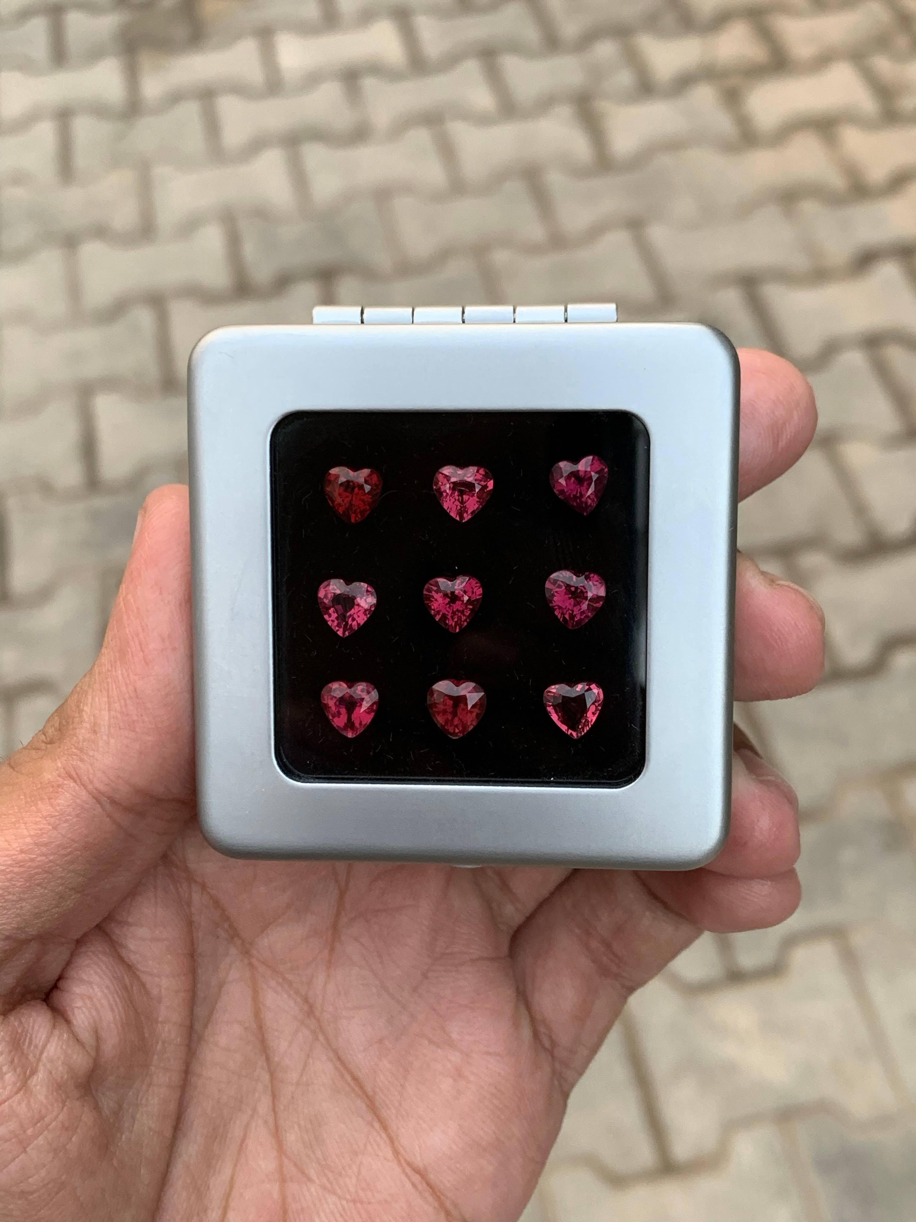 7,80 Karat natürliche lose herzförmige rote Granat Lot Madagaskars Edelstein (Herzschliff) im Angebot