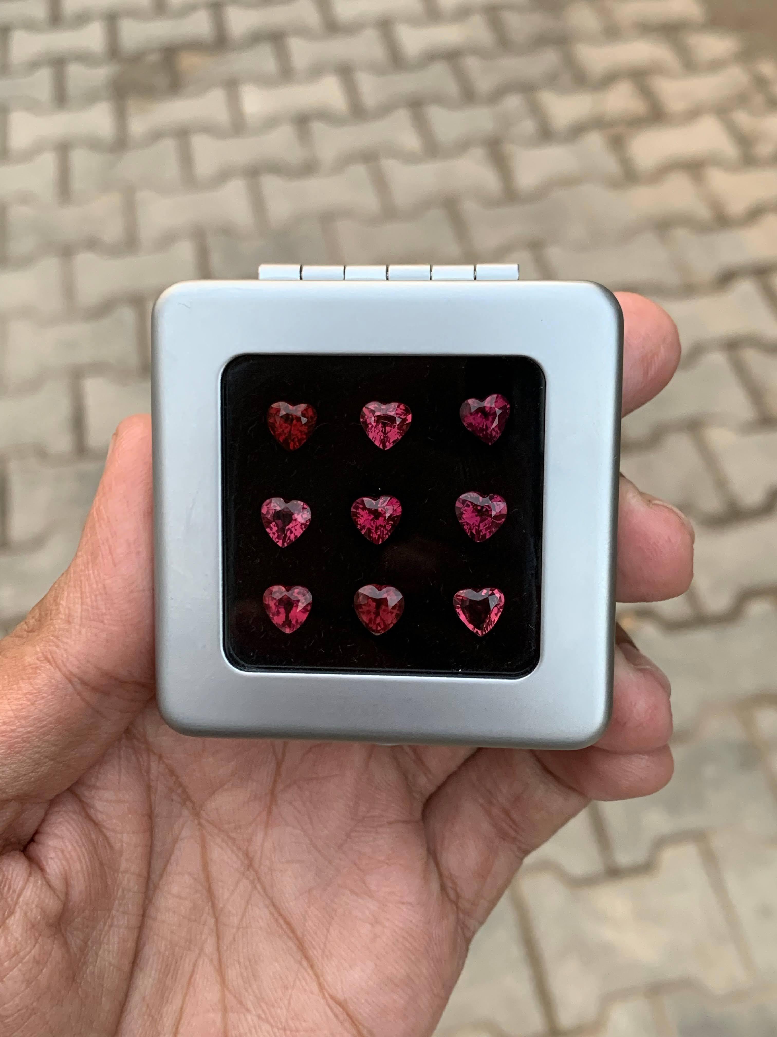 7,80 Karat natürliche lose herzförmige rote Granat Lot Madagaskars Edelstein für Damen oder Herren im Angebot