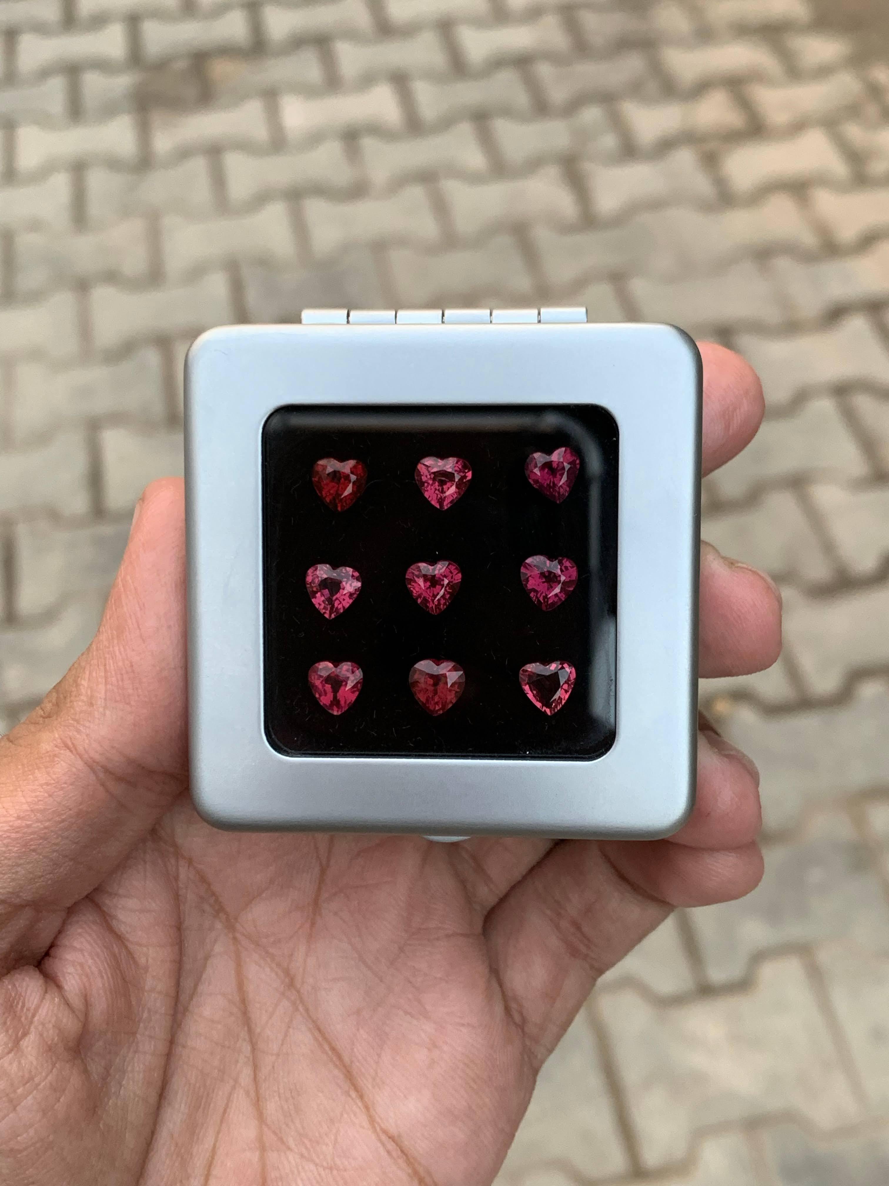 7,80 Karat natürliche lose herzförmige rote Granat Lot Madagaskars Edelstein im Angebot 1