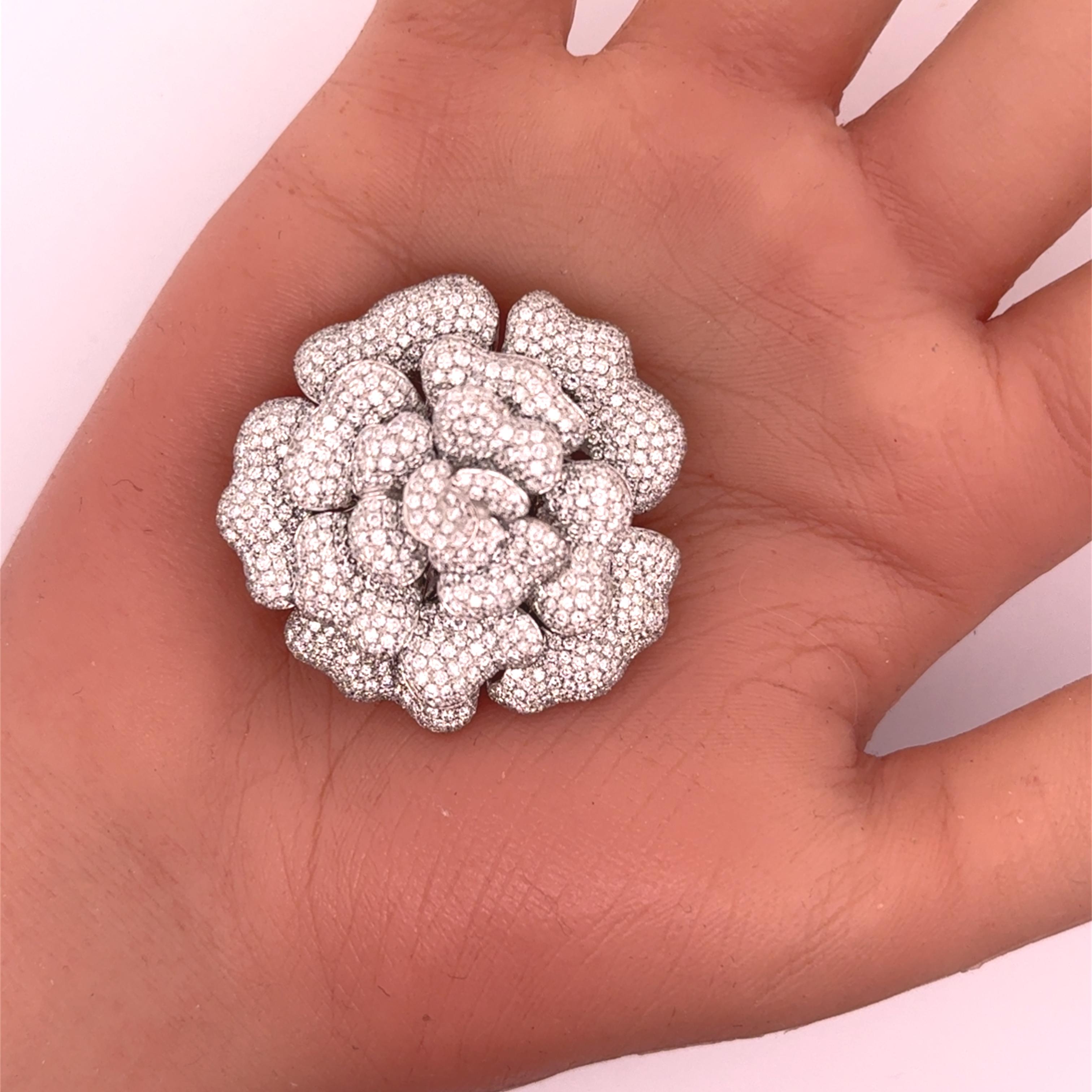 Round Cut 7.80 Carats Diamond Pave 18k White Gold Flower Brooch-Pendant For Sale