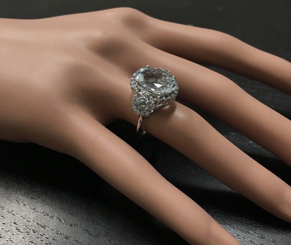Exquisito anillo de oro blanco macizo de 14 quilates con aguamarina natural y diamantes de 7,80 quilates en Nuevo estado para la venta en Los Angeles, CA
