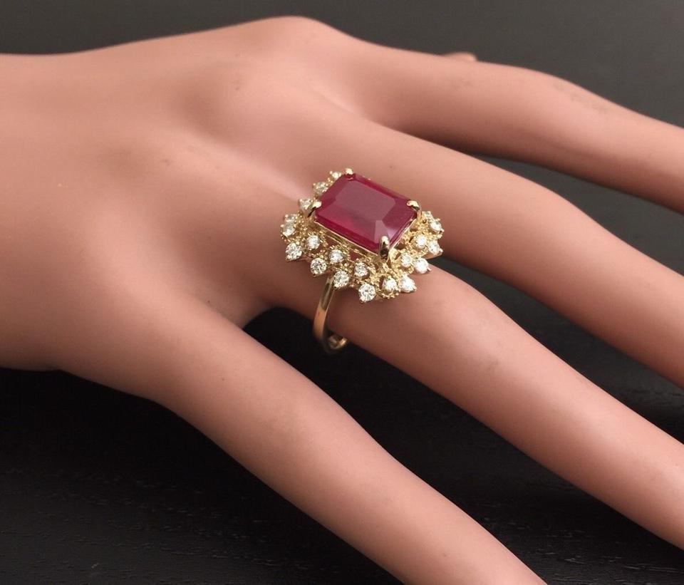 Women's 7.80 Carat Impressive Red Ruby and Natural Diamond 14 Karat Yellow Gold Ring For Sale