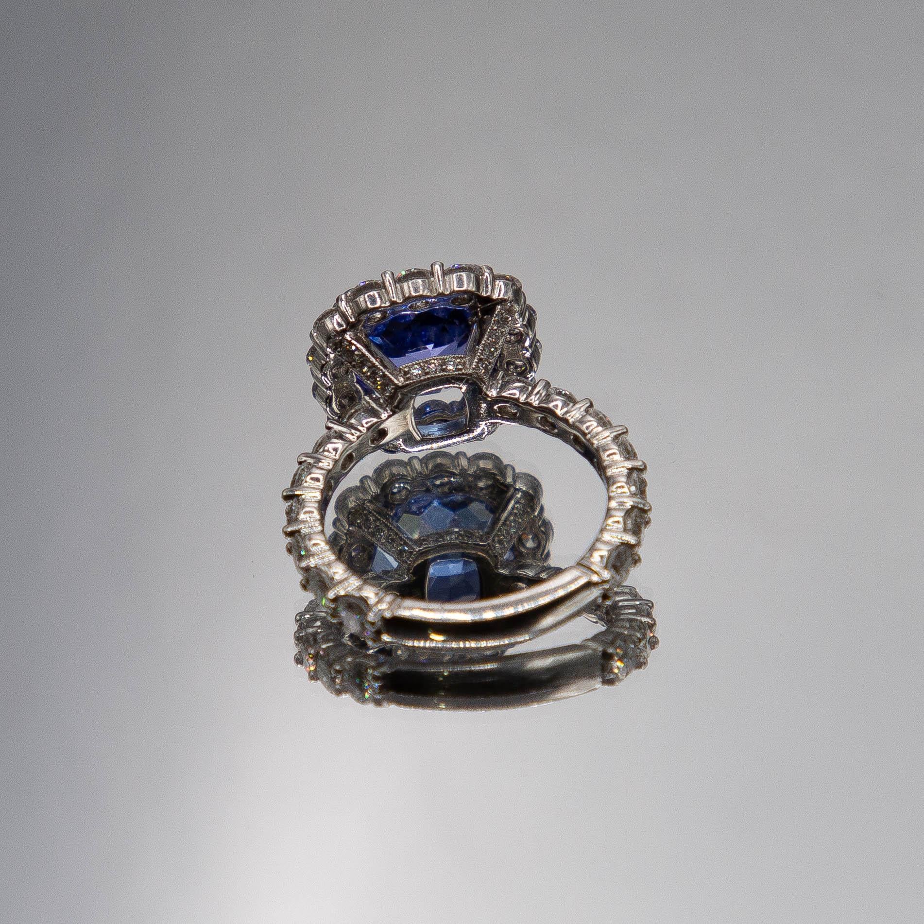 Women's 7.80 carats total Ceylon oval sapphire and diamond 950 Platinum Diamond Ring For Sale