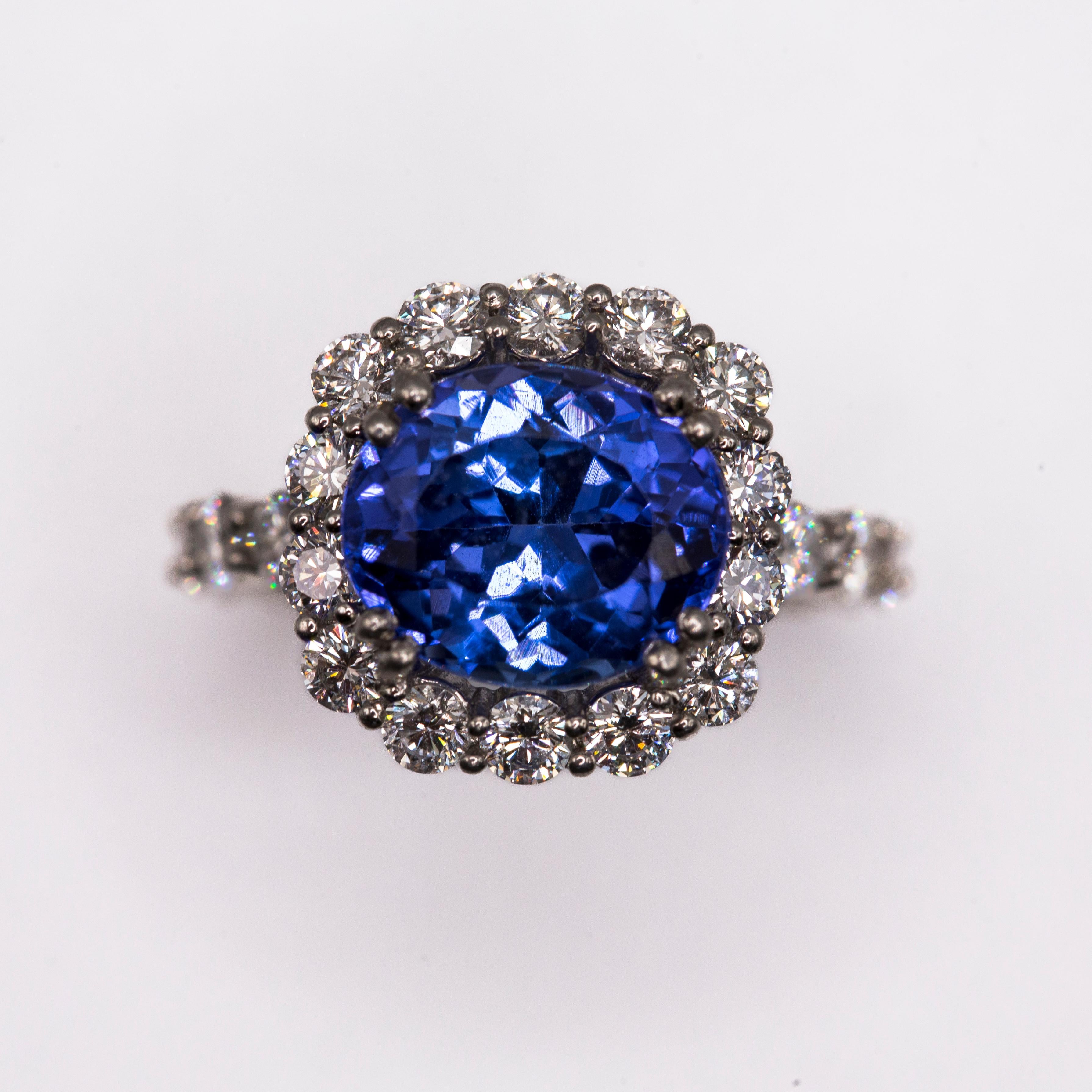 7.80 carats total Ceylon oval sapphire and diamond 950 Platinum Diamond Ring For Sale 1