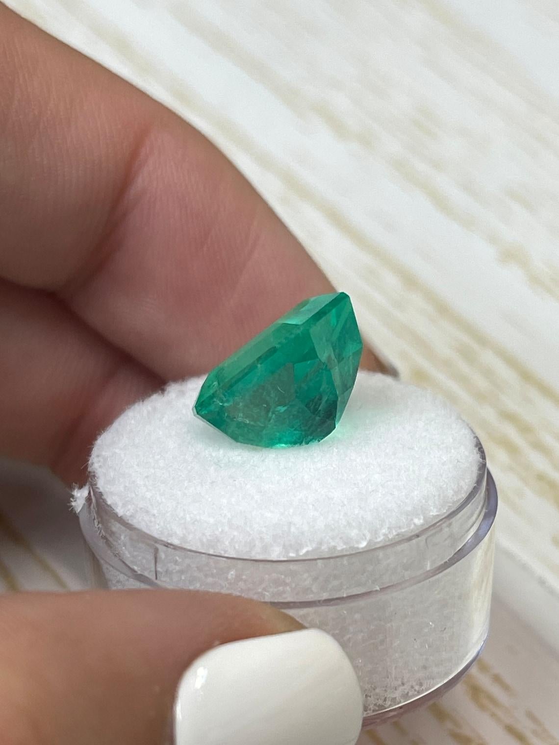 Émeraude colombienne de 7,81 carats de la mine Muzo - Pierre de naissance du mois de mai en vente 1